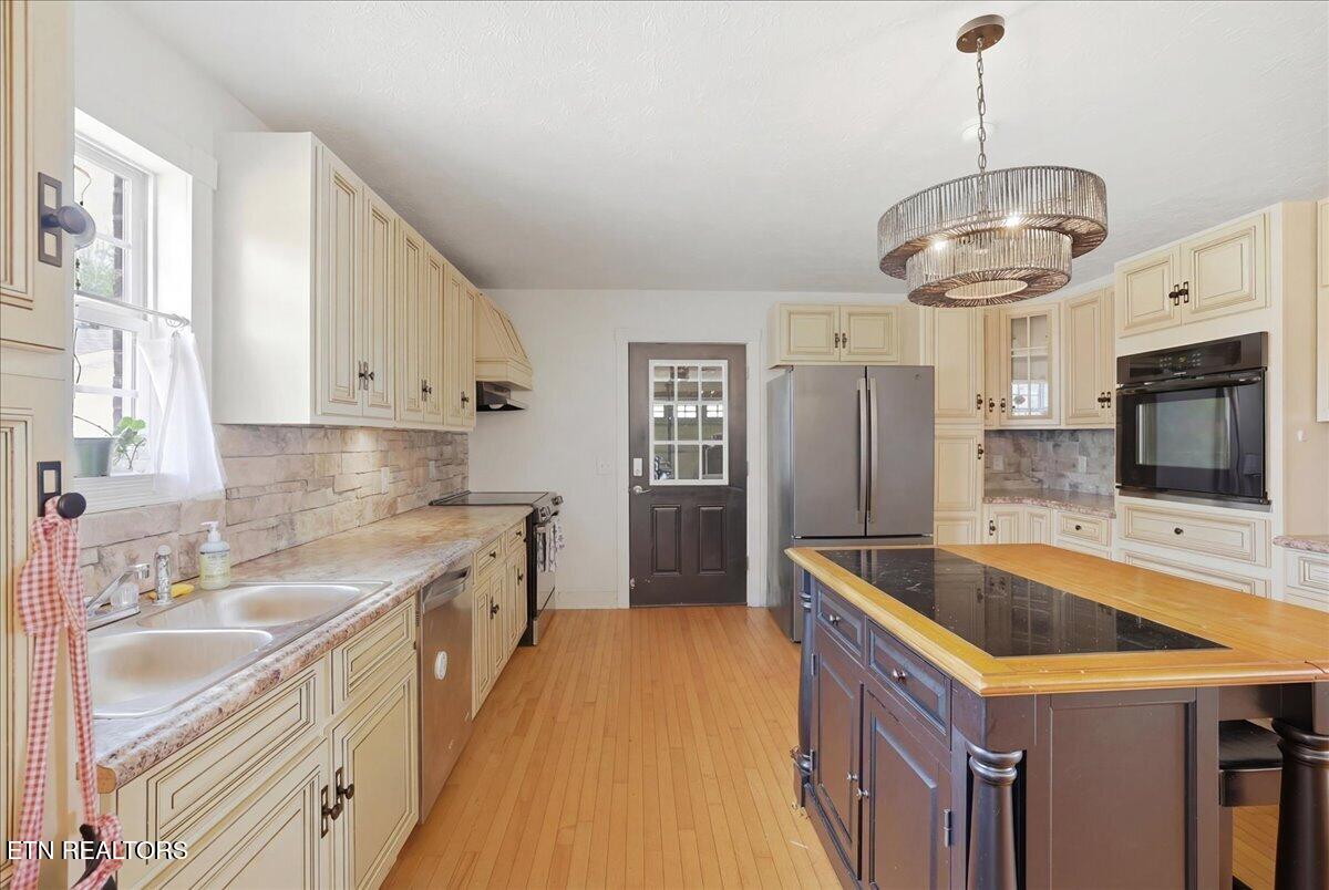 365 Young Lane Tazewell TN 37879