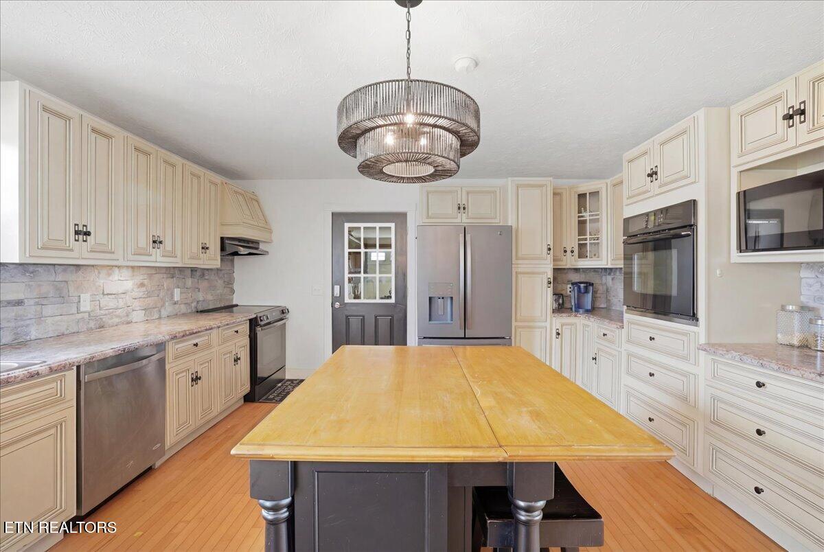 365 Young Lane Tazewell TN 37879