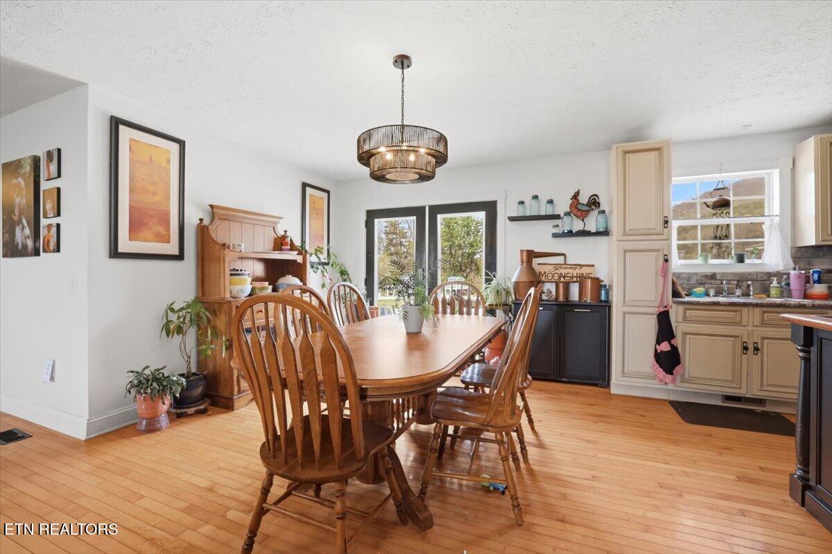 365 Young Lane Tazewell TN 37879