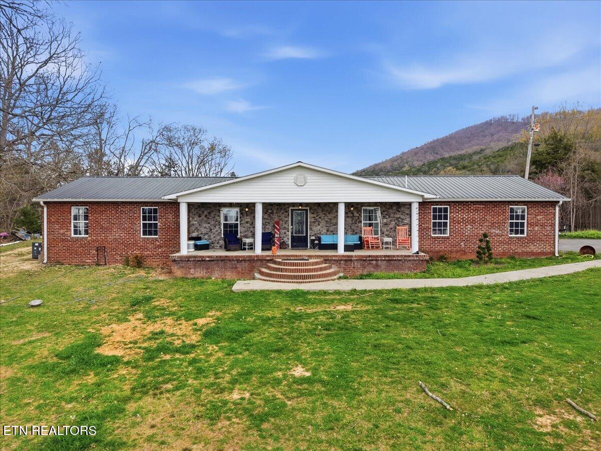 365 Young Lane Tazewell TN 37879
