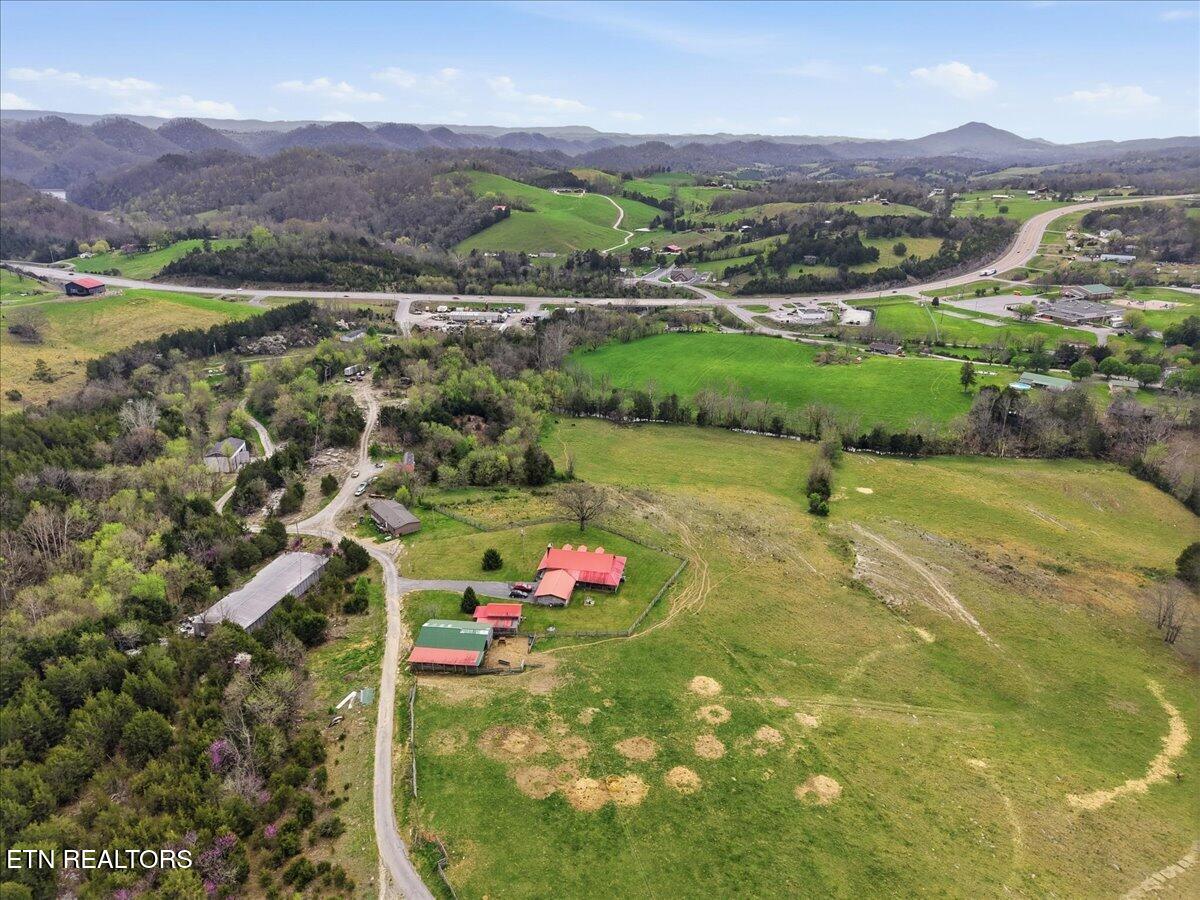 365 Young Lane Tazewell TN 37879