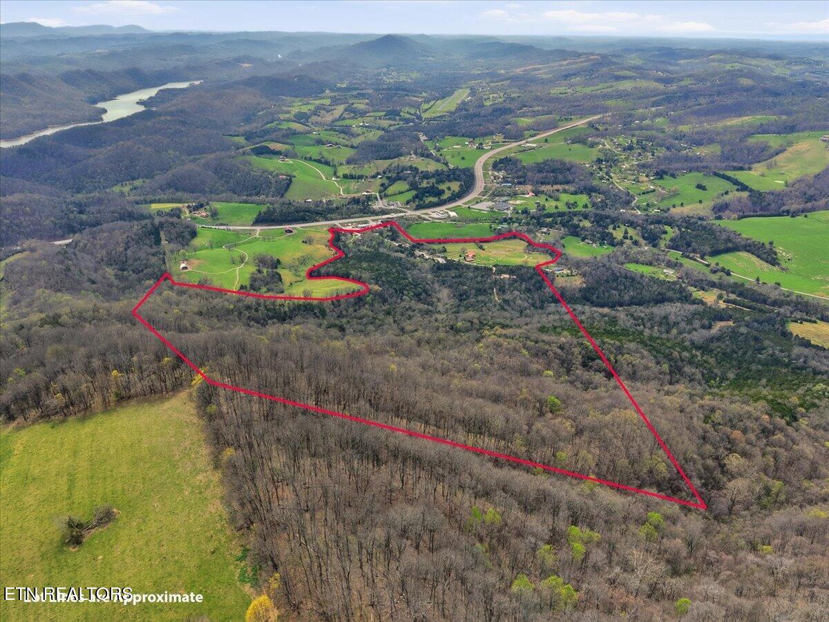 365 Young Lane Tazewell TN 37879