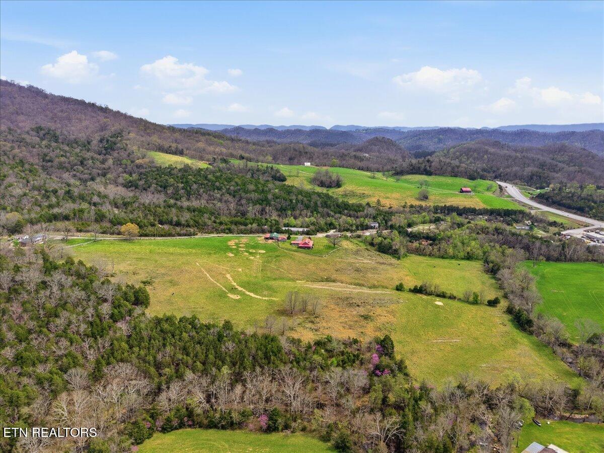 365 Young Lane Tazewell TN 37879