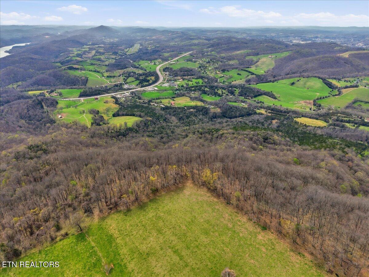 365 Young Lane Tazewell TN 37879