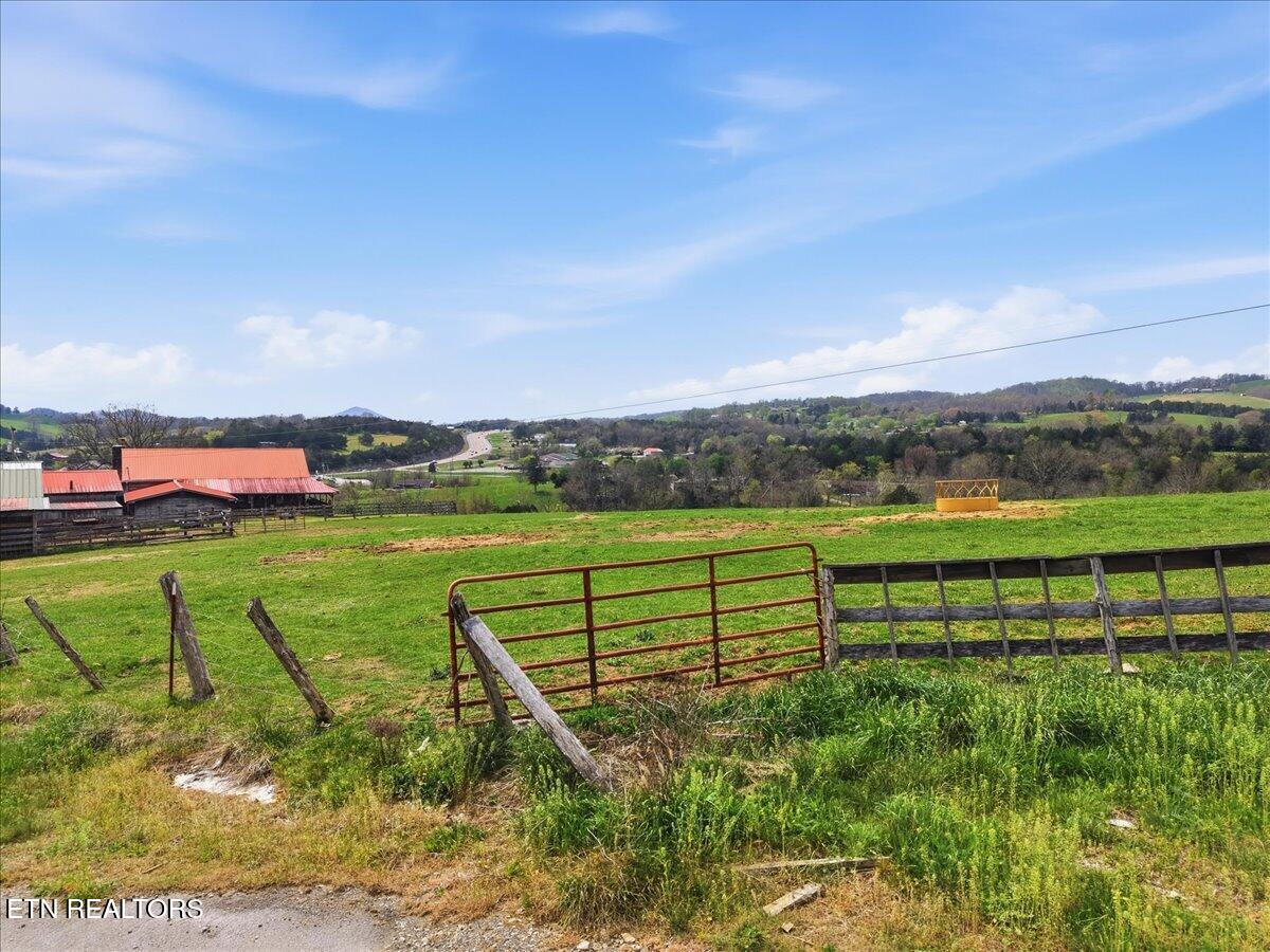 365 Young Lane Tazewell TN 37879