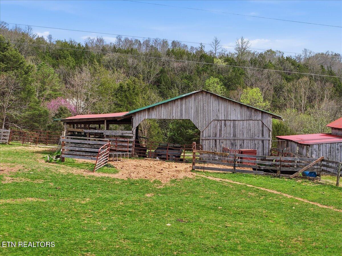 365 Young Lane Tazewell TN 37879