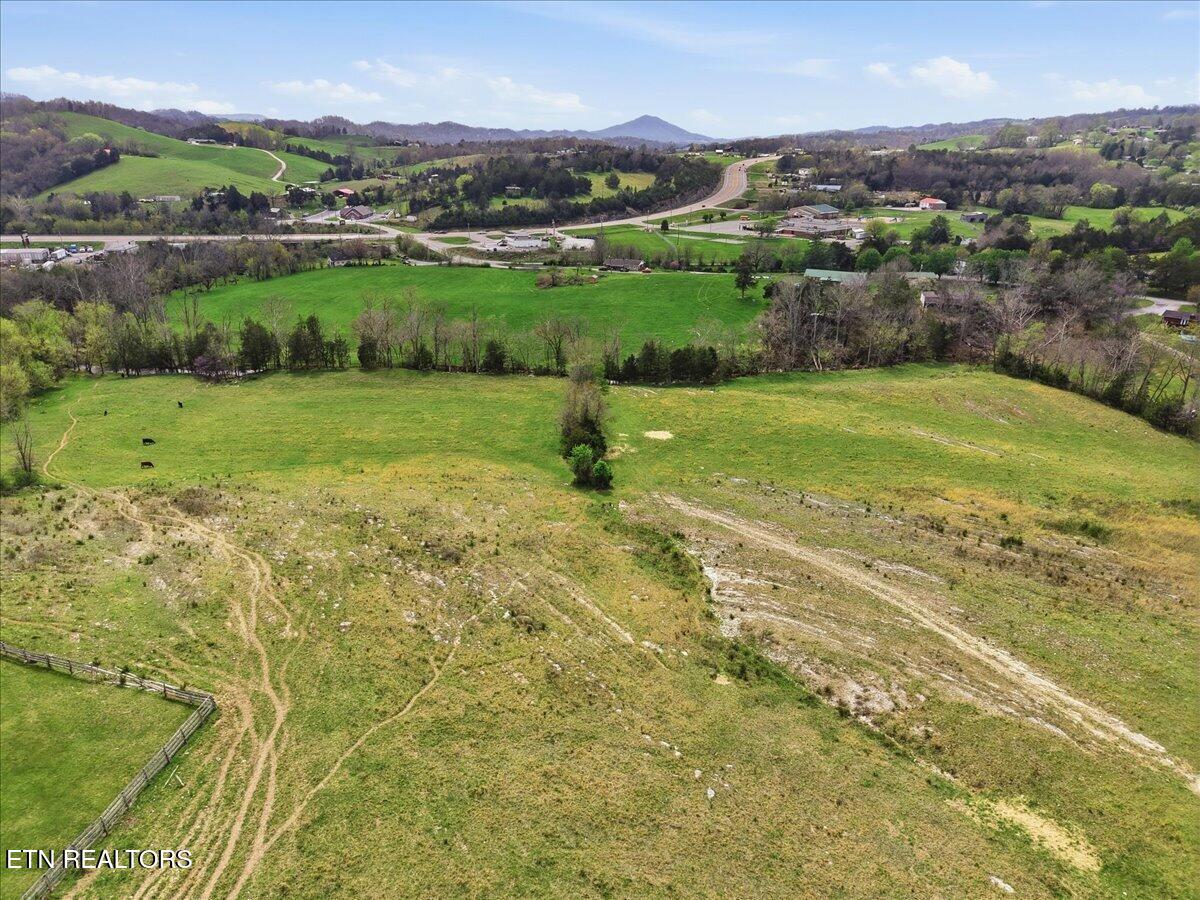365 Young Lane Tazewell TN 37879