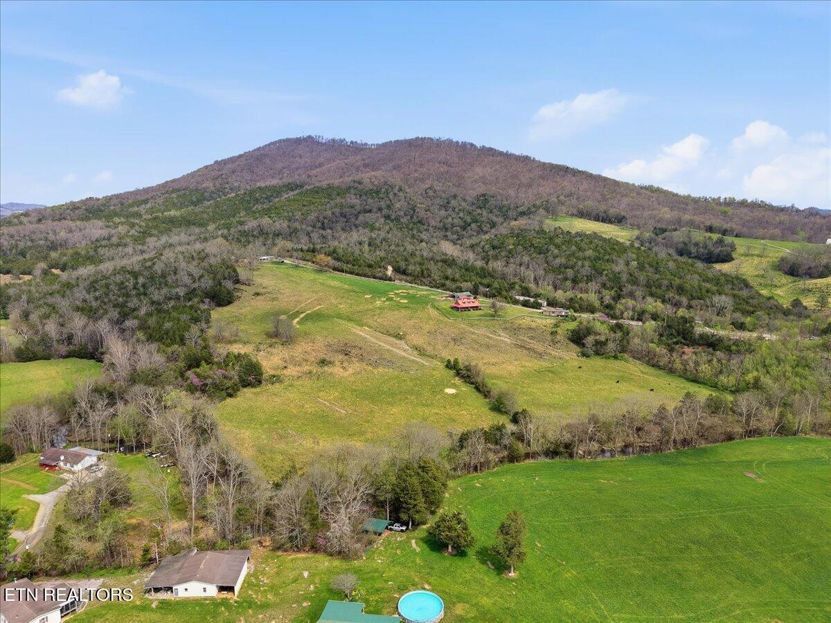365 Young Lane Tazewell TN 37879