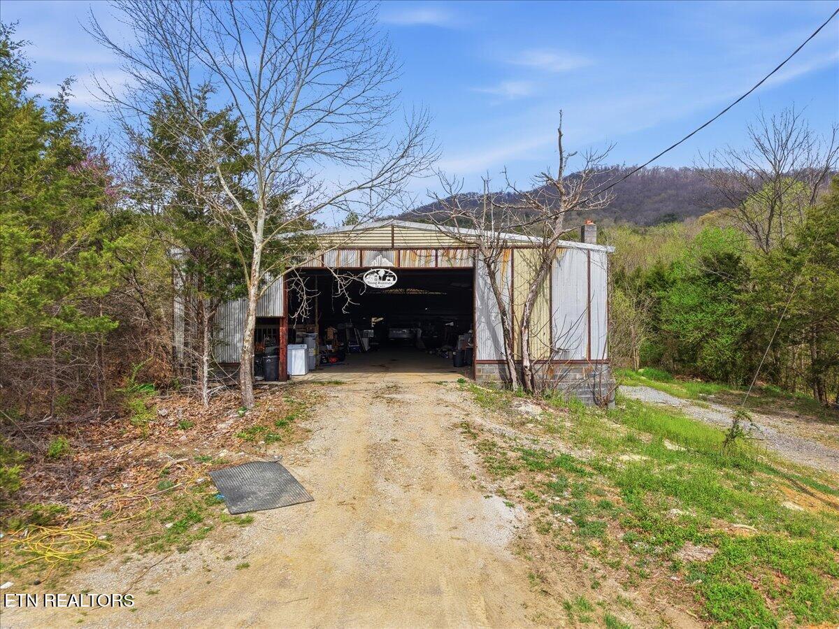 365 Young Lane Tazewell TN 37879