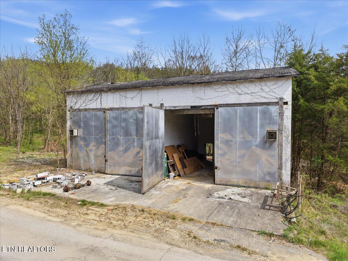 365 Young Lane Tazewell TN 37879