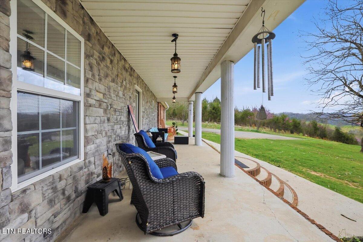 365 Young Lane Tazewell TN 37879