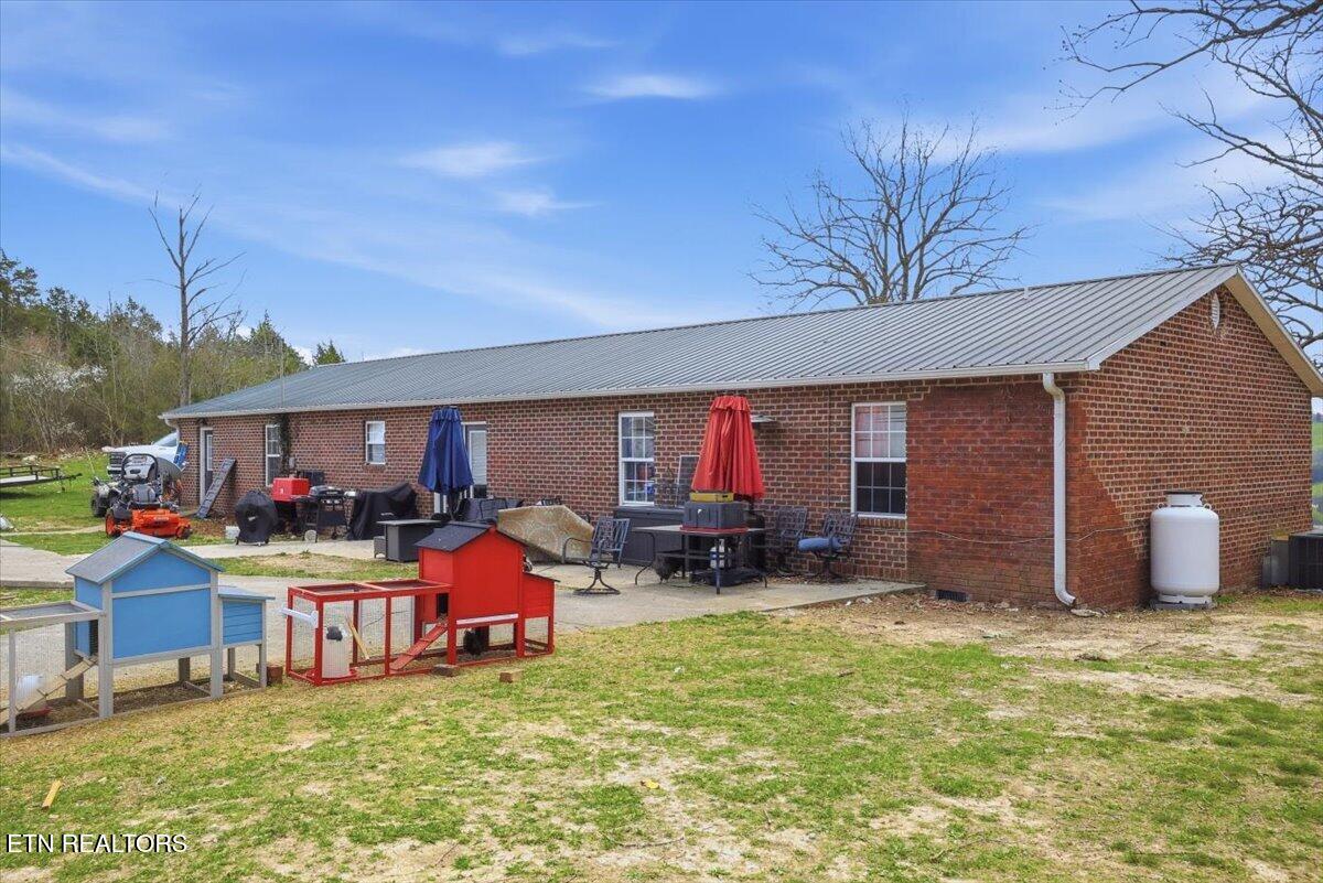 365 Young Lane Tazewell TN 37879