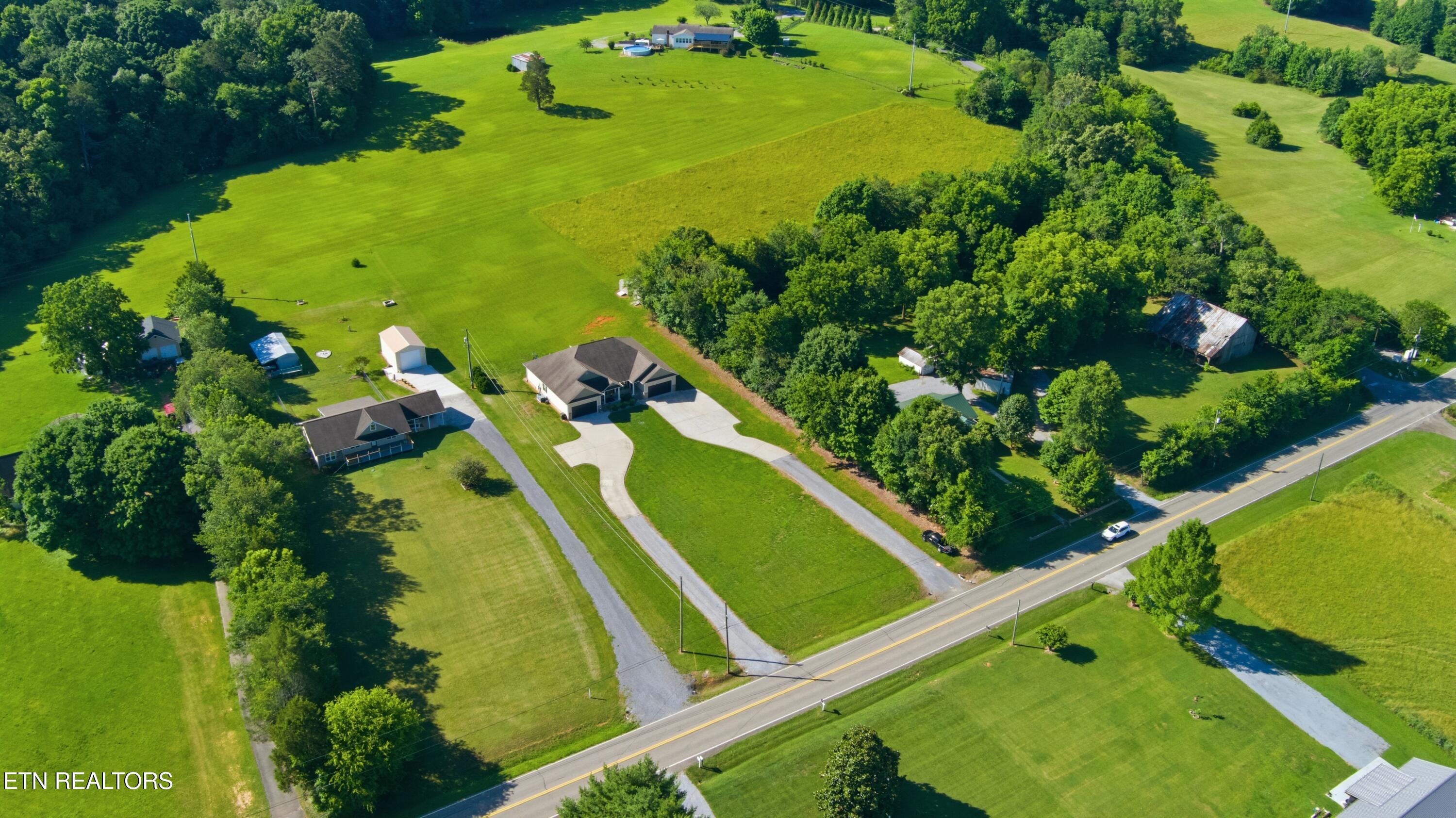 2753/2755 Highway 39w Athens TN 37303
