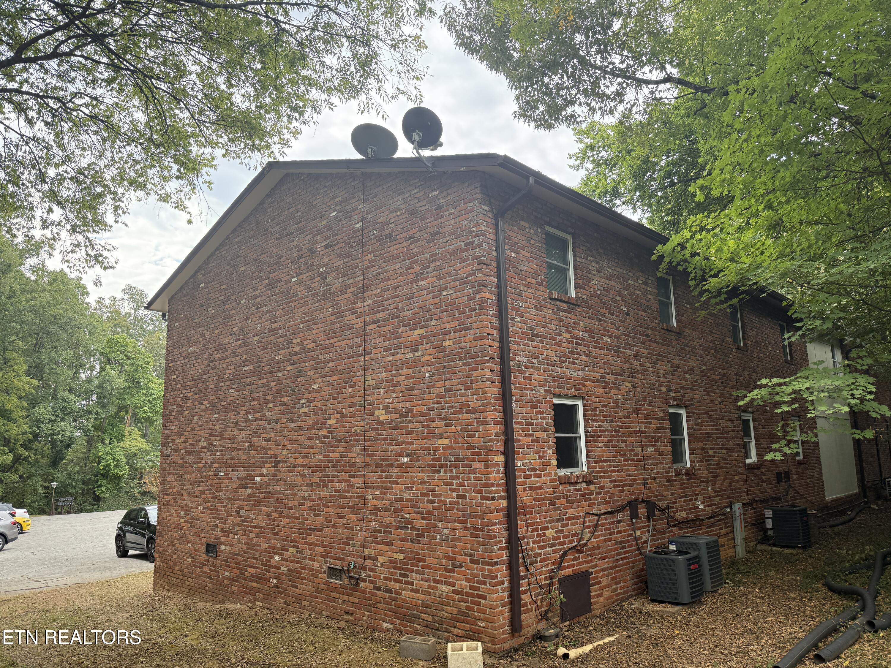 5525 Jacksboro Pike Knoxville TN 37918