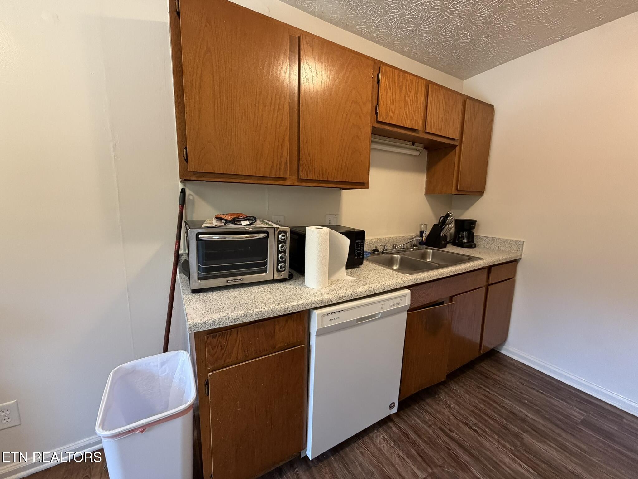 5525 Jacksboro Pike Knoxville TN 37918