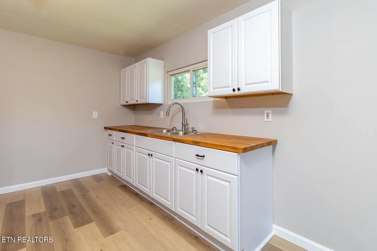 221 Pattie Gap Road Philadelphia TN 37846