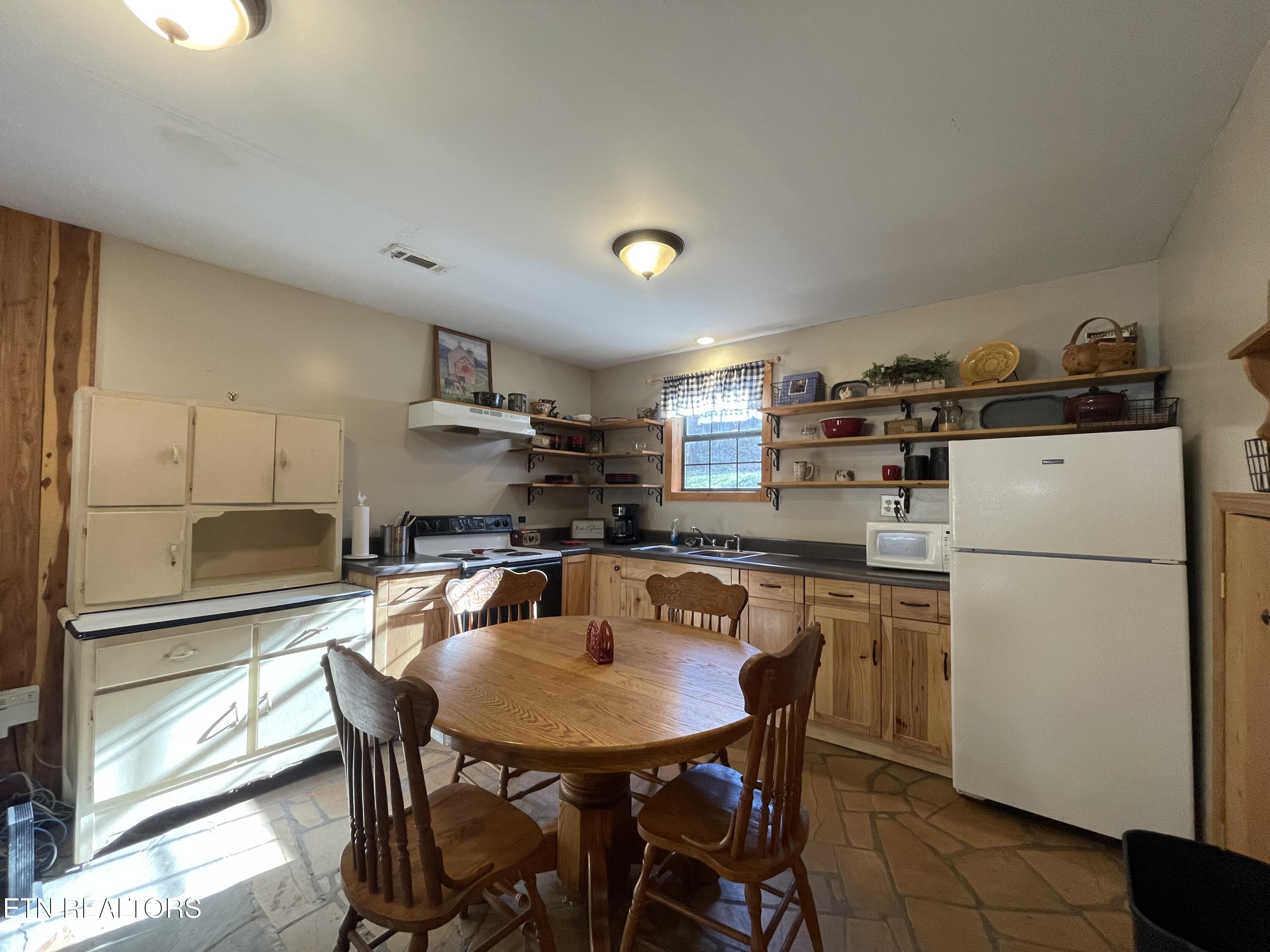 5901 New River Highway Briceville TN 37710
