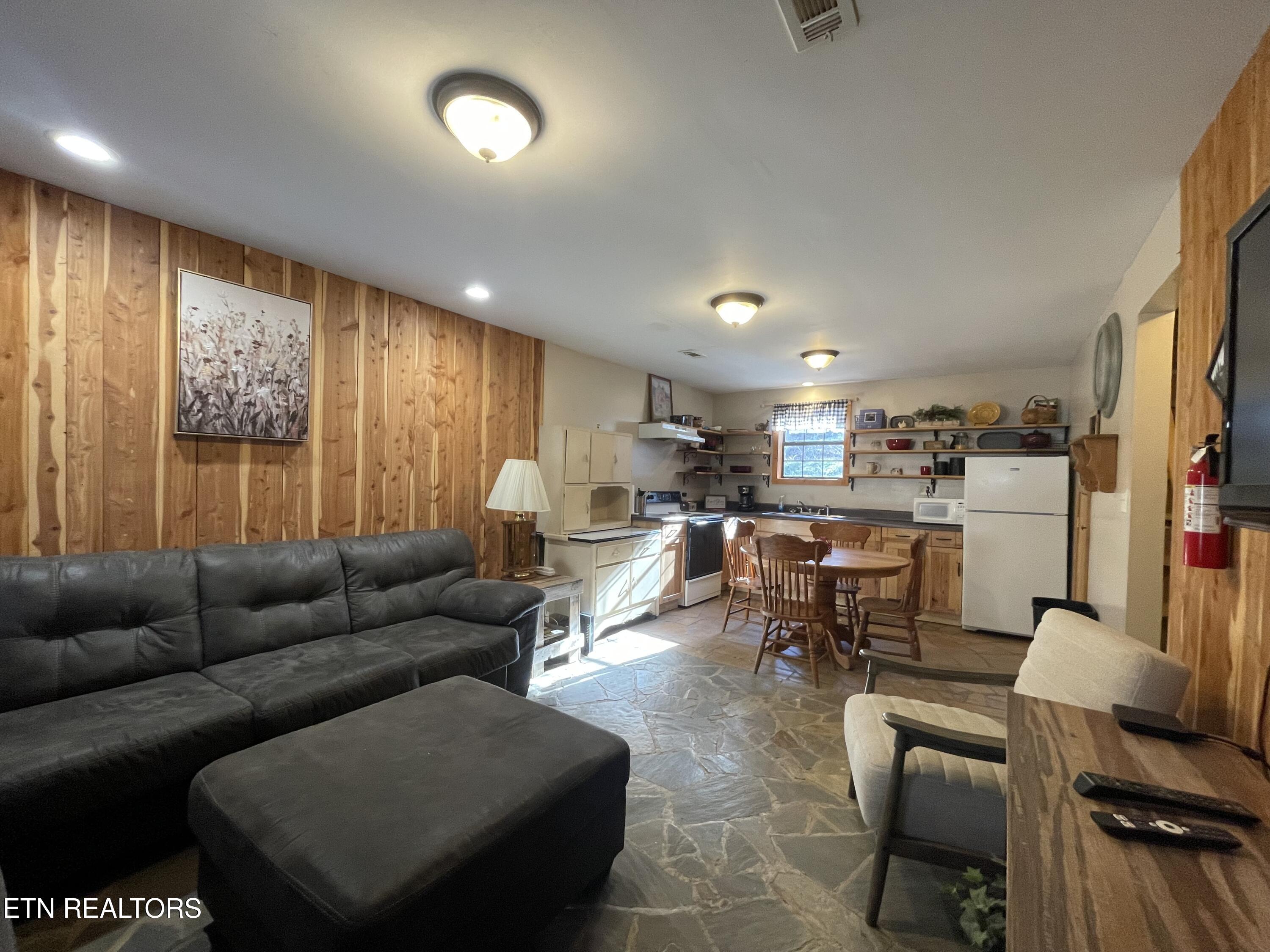5901 New River Highway Briceville TN 37710