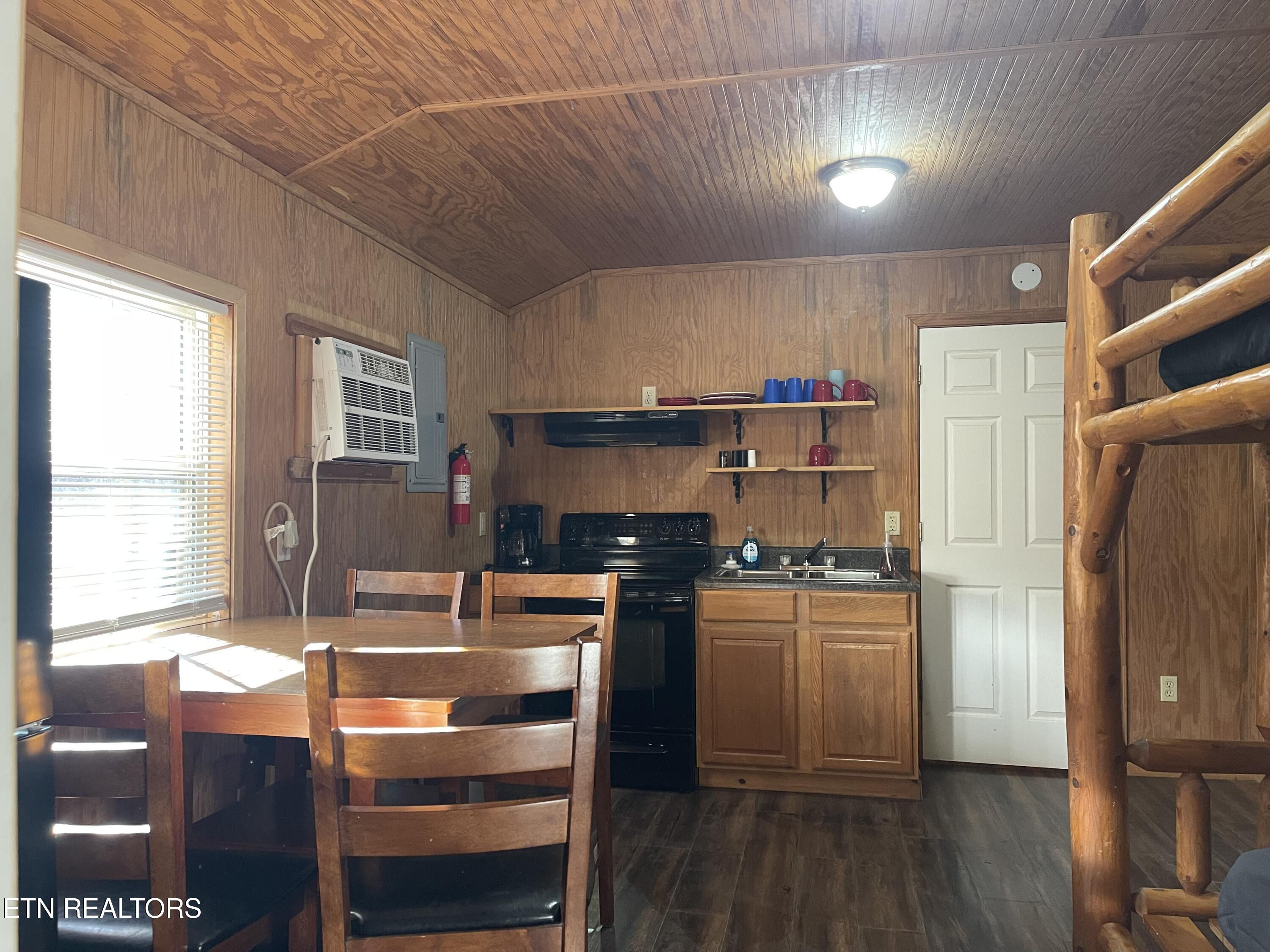 5901 New River Highway Briceville TN 37710