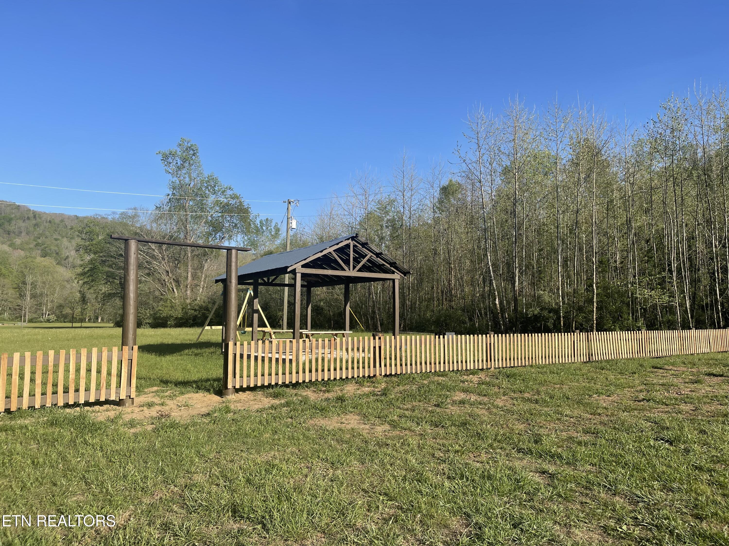 5901 New River Highway Briceville TN 37710