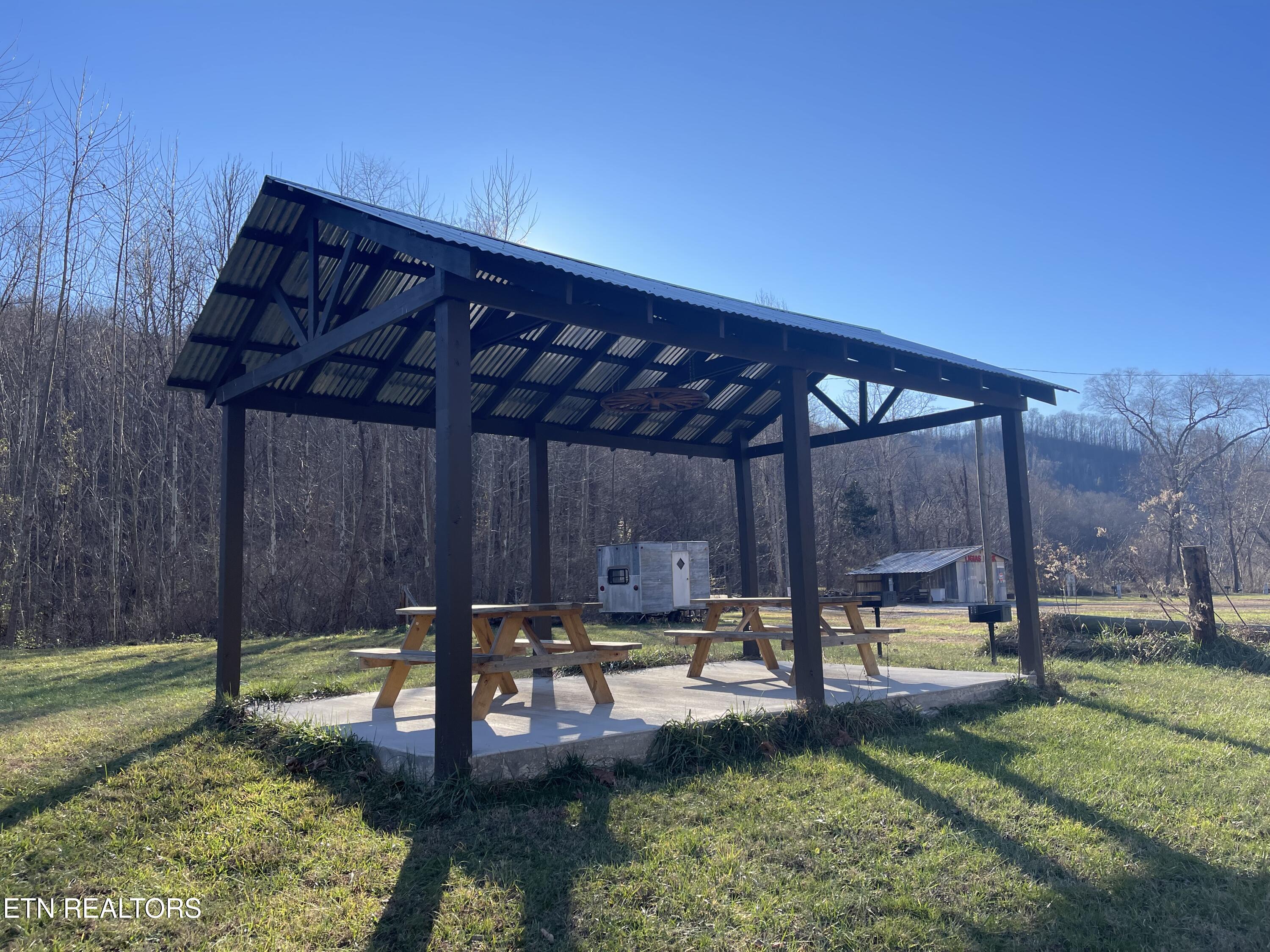 5901 New River Highway Briceville TN 37710