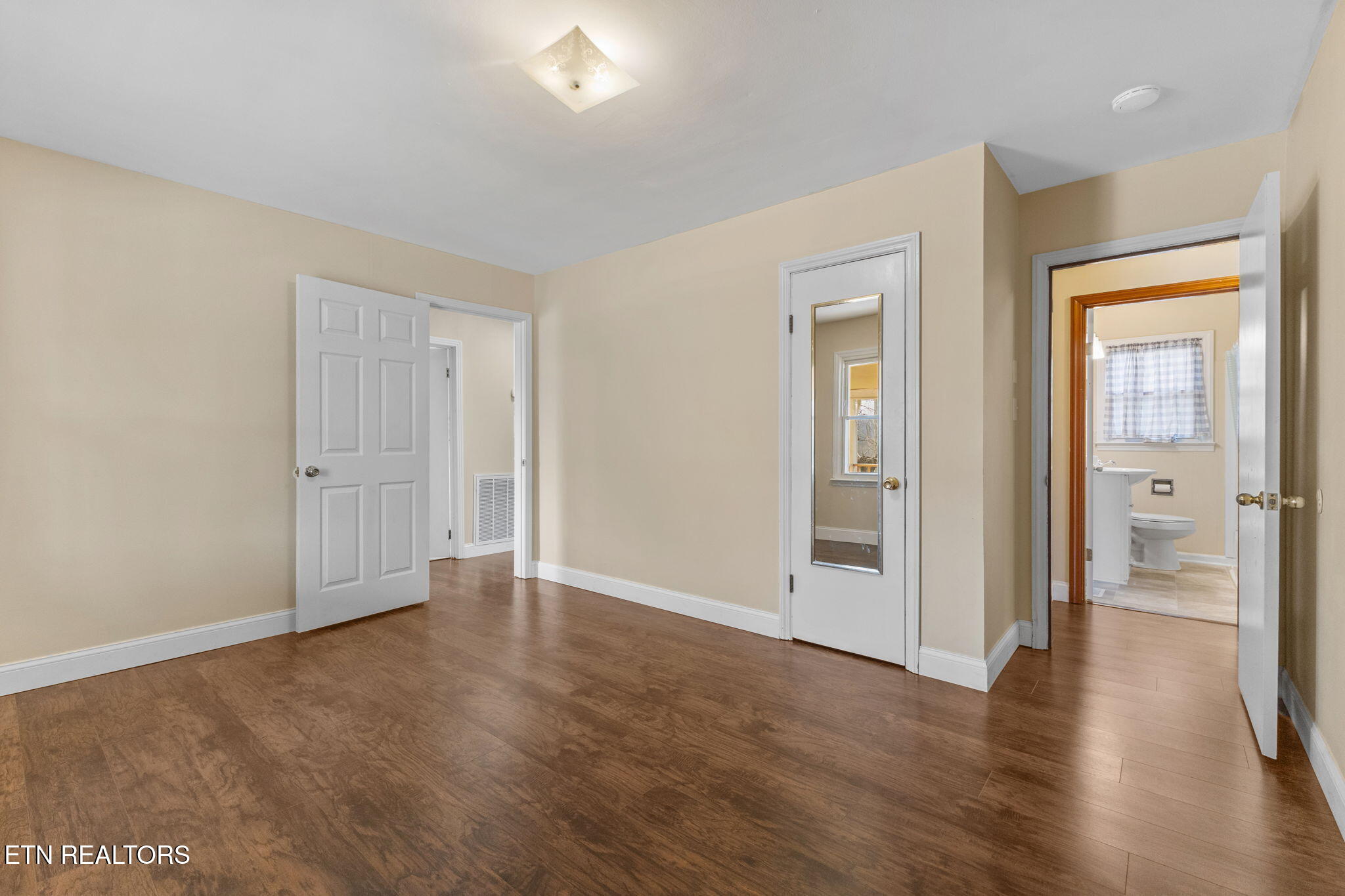 407 Sharp Lane Knoxville TN 37912