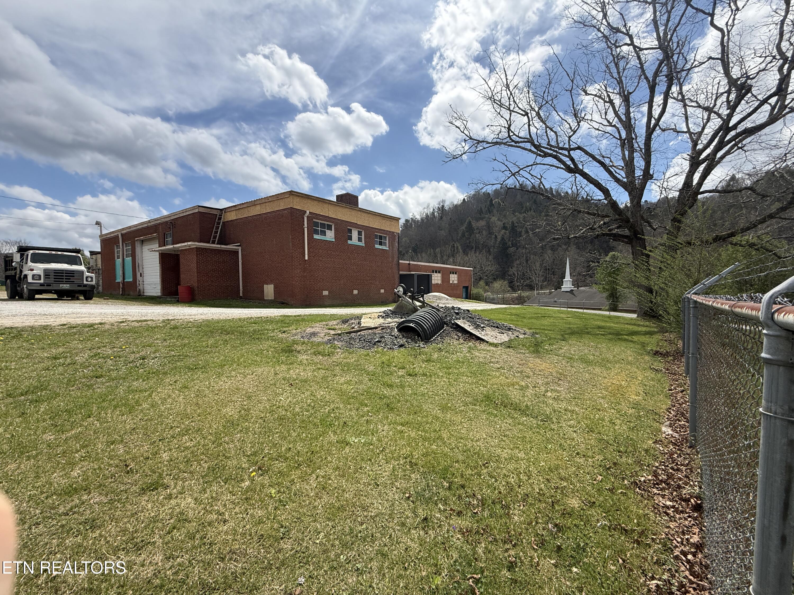 128 Old Stinking Creek Road Lafollette TN 37766