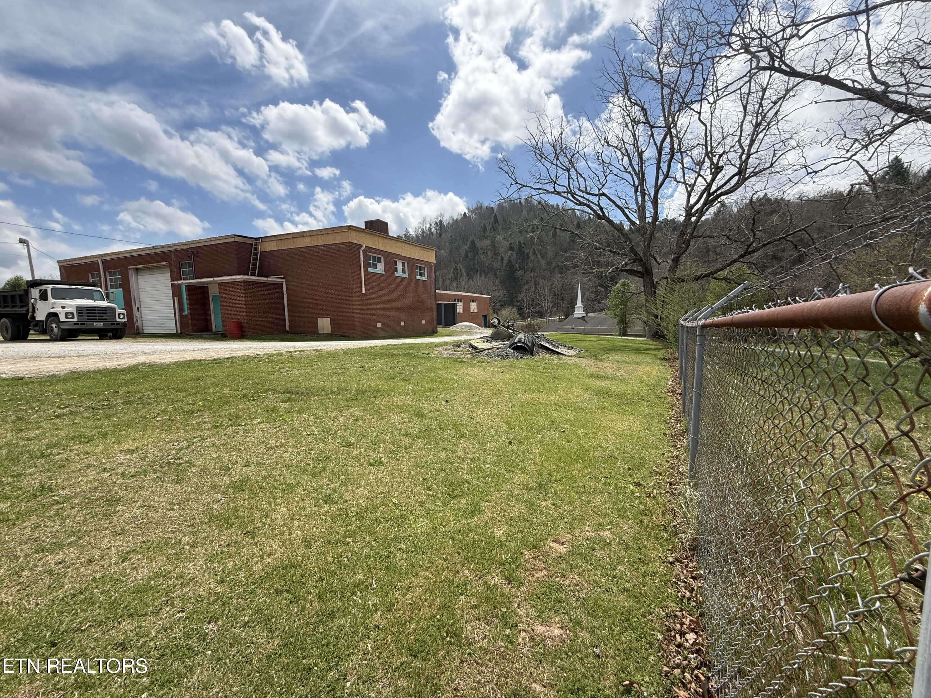 128 Old Stinking Creek Road Lafollette TN 37766