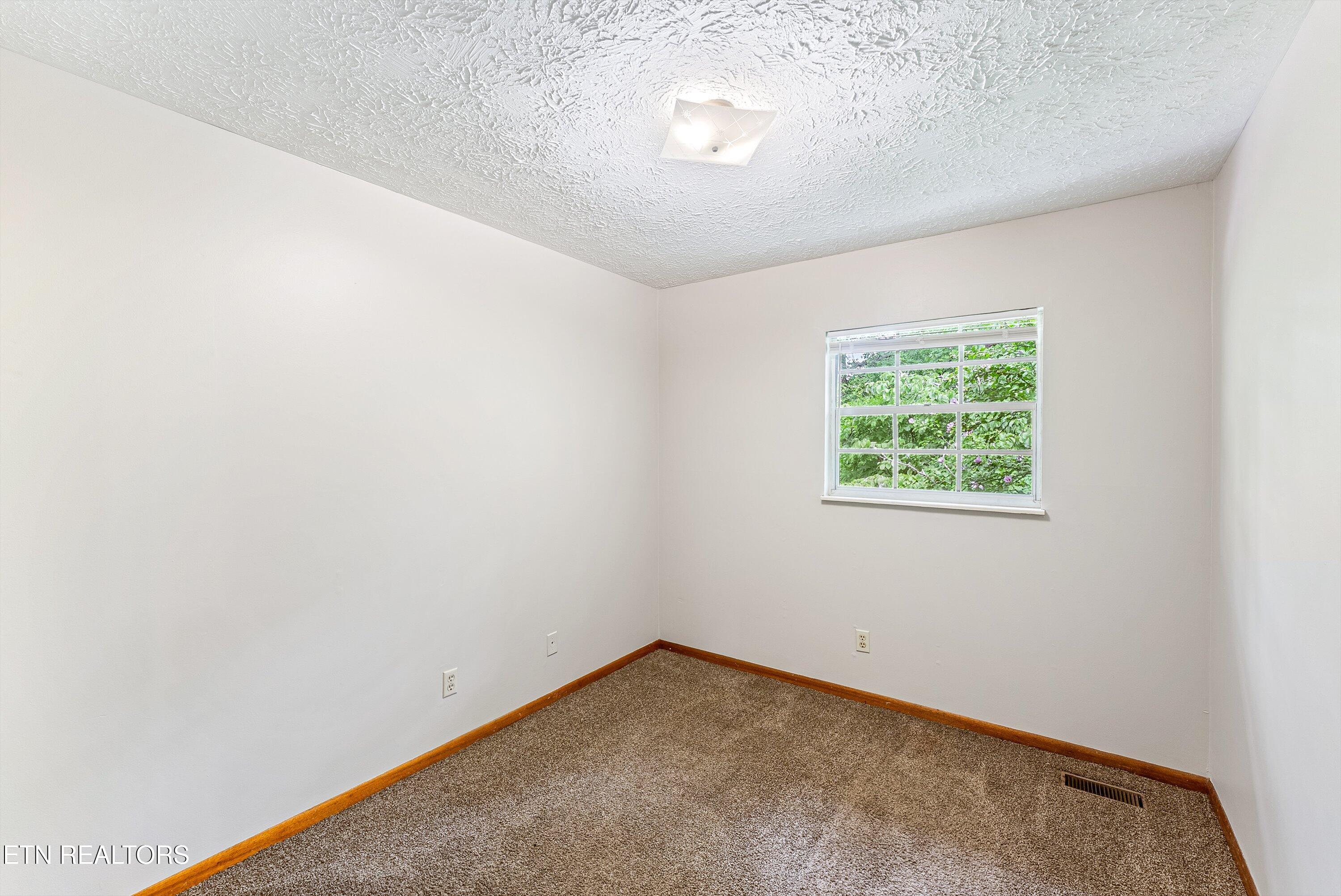 8736 Gleason Drive Knoxville TN 37923
