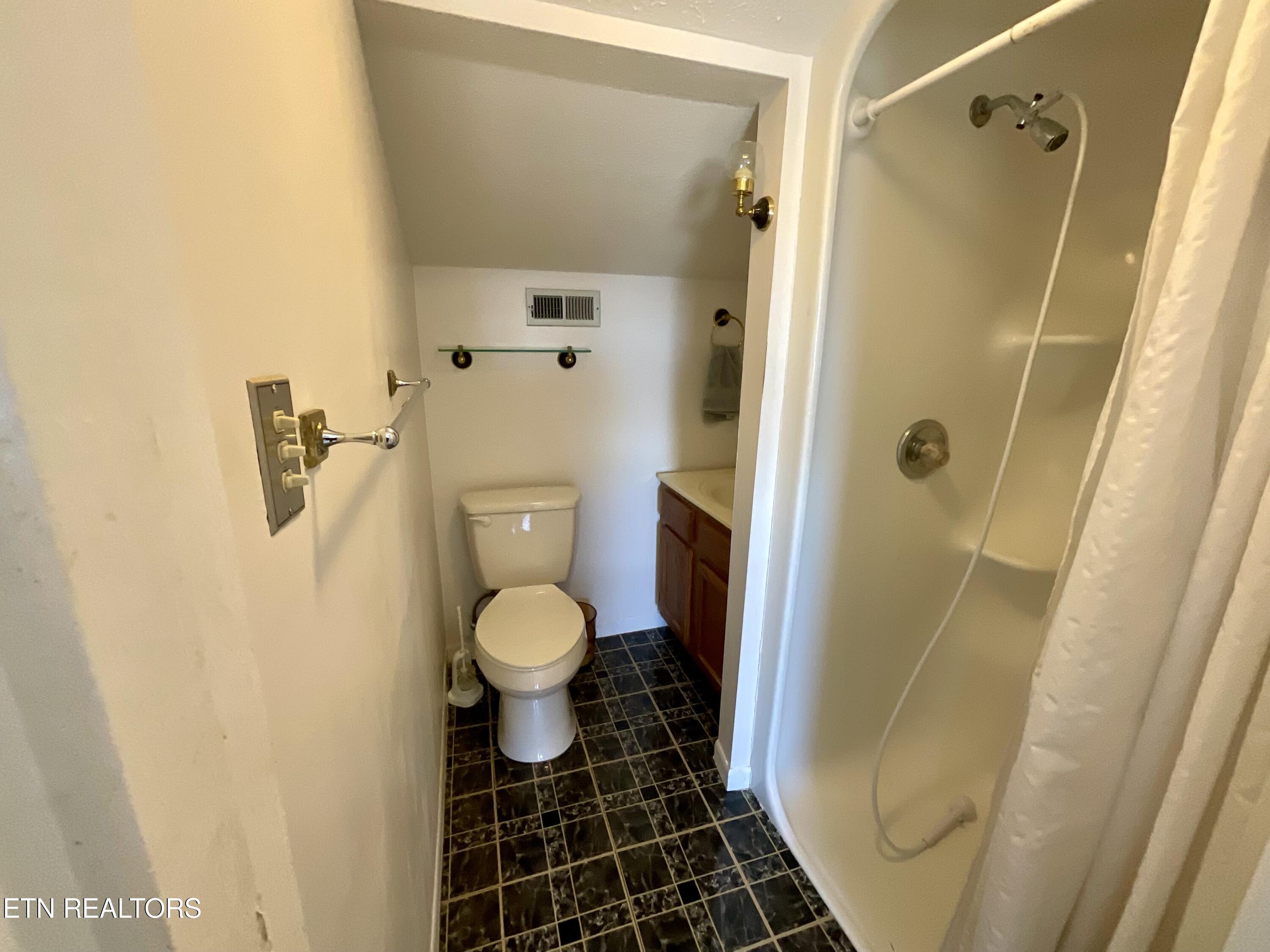 627 E Copeland Drive Powell TN 37849
