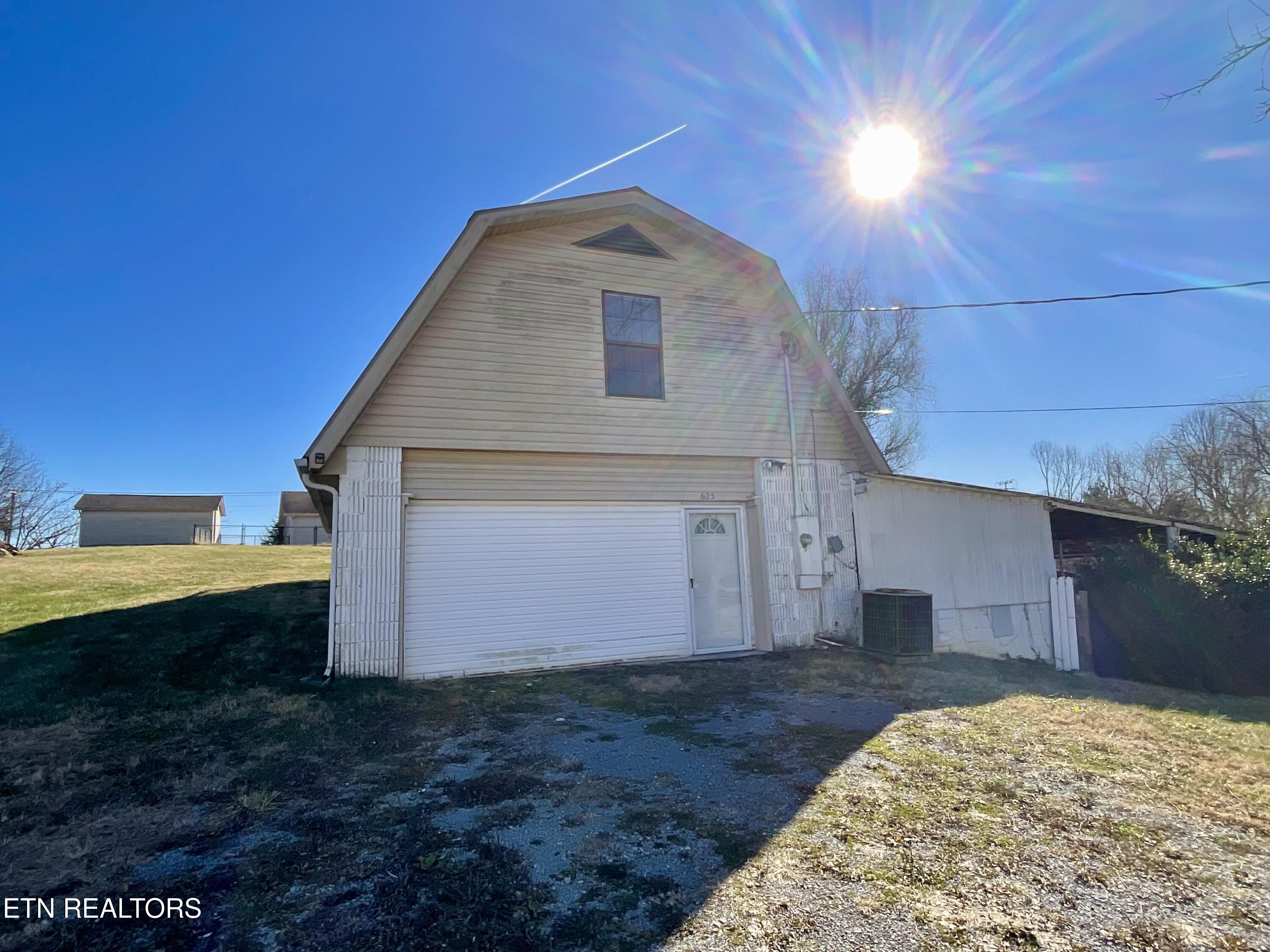 627 E Copeland Drive Powell TN 37849