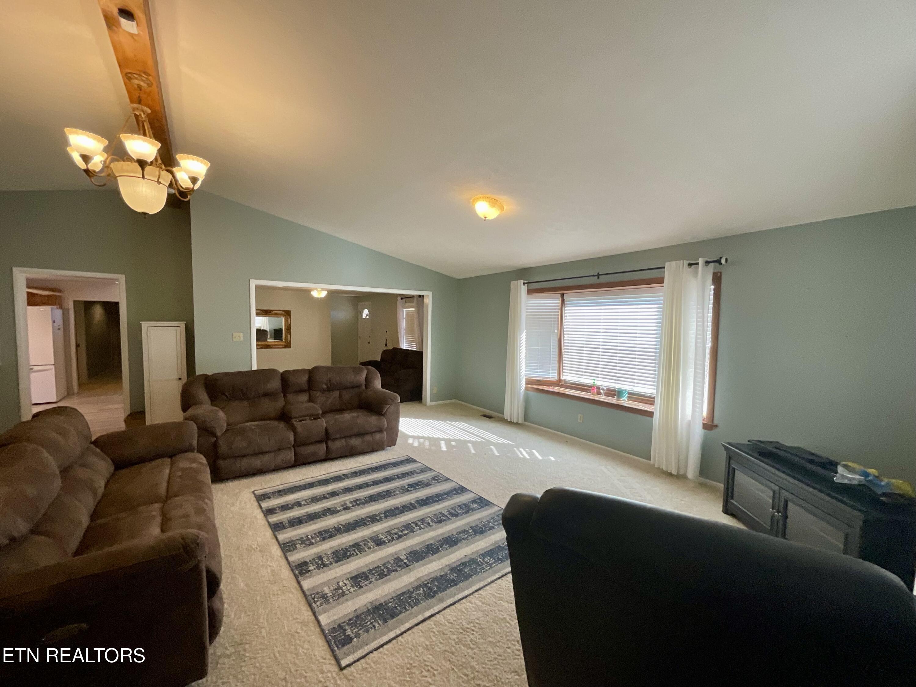 627 E Copeland Drive Powell TN 37849