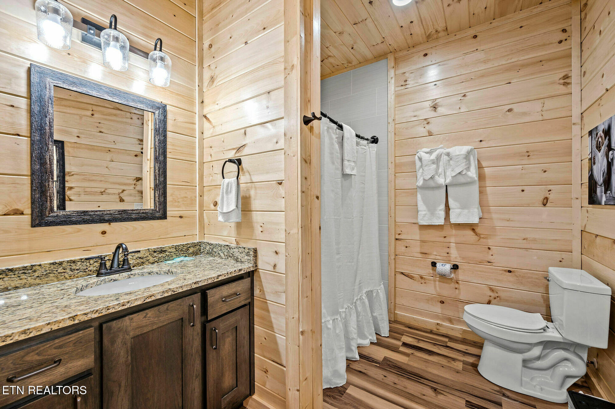 1828 Beach Front Sevierville TN 37876