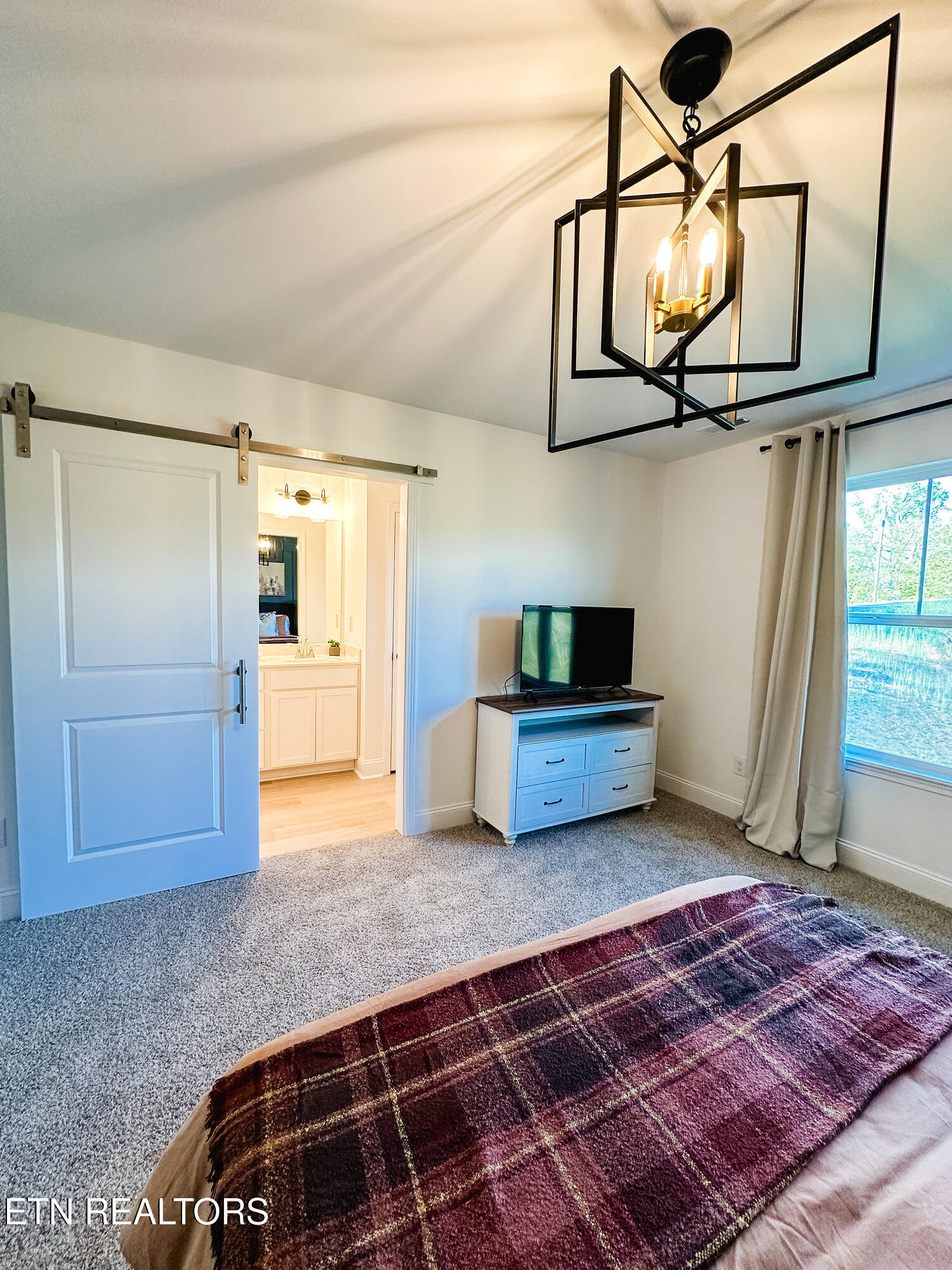 8456 Whisper Lane Powell TN 37849