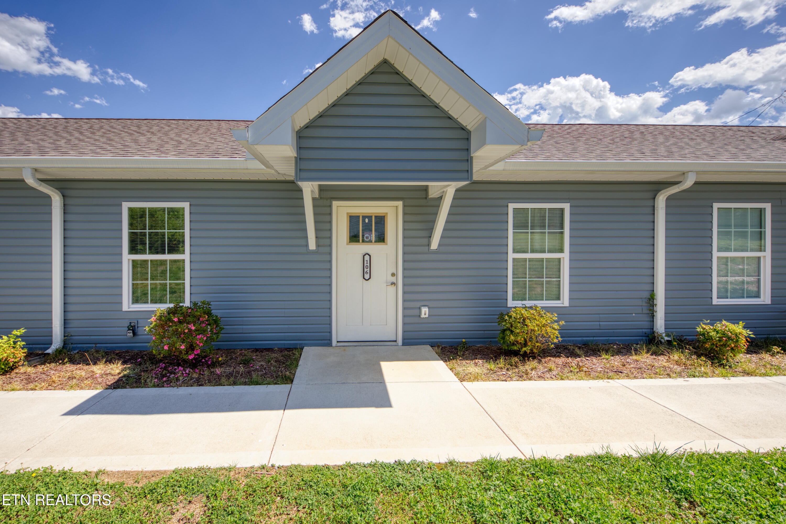 104 E Maire Avenue Clinton TN 37716