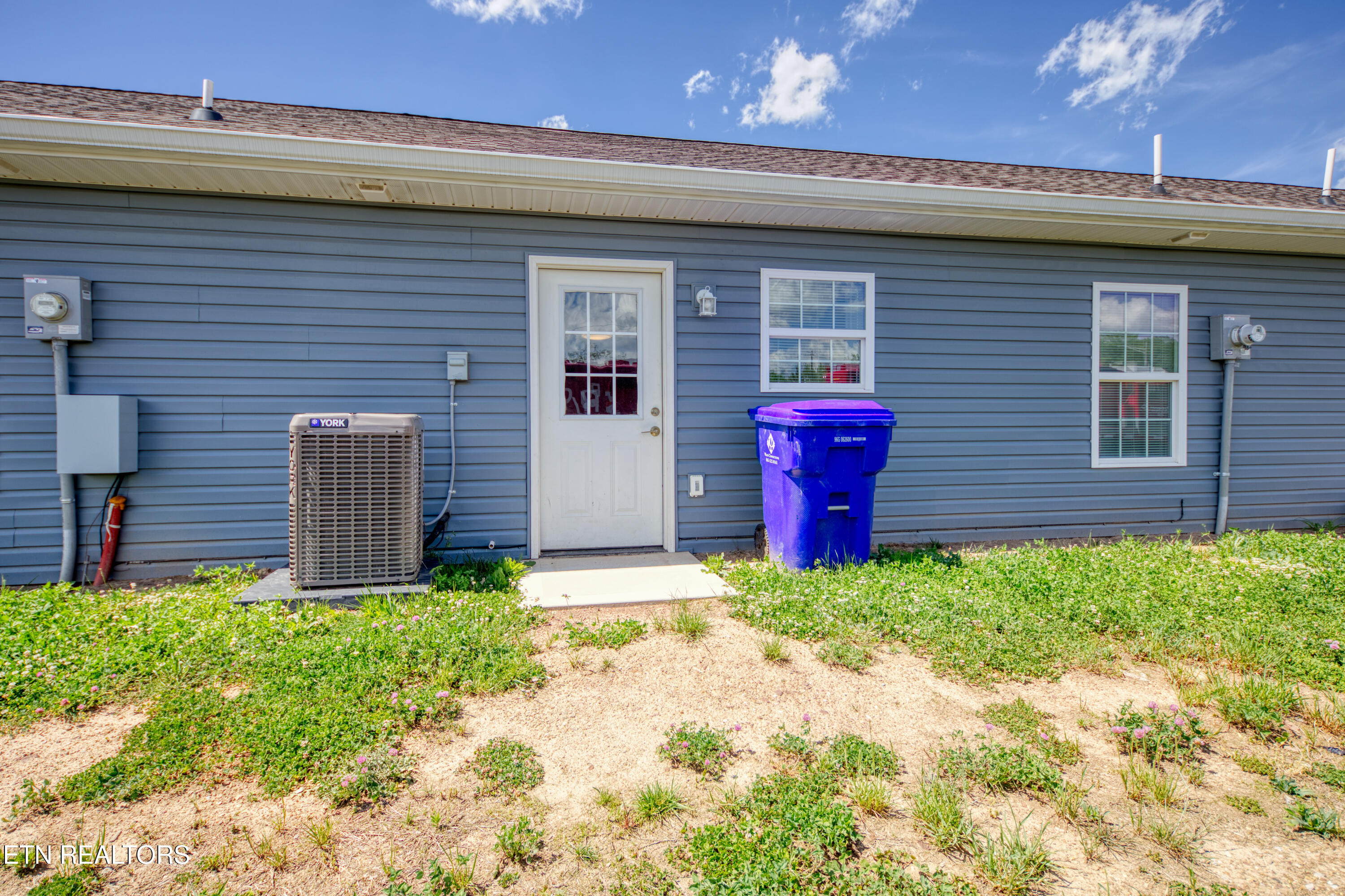 104 E Maire Avenue Clinton TN 37716