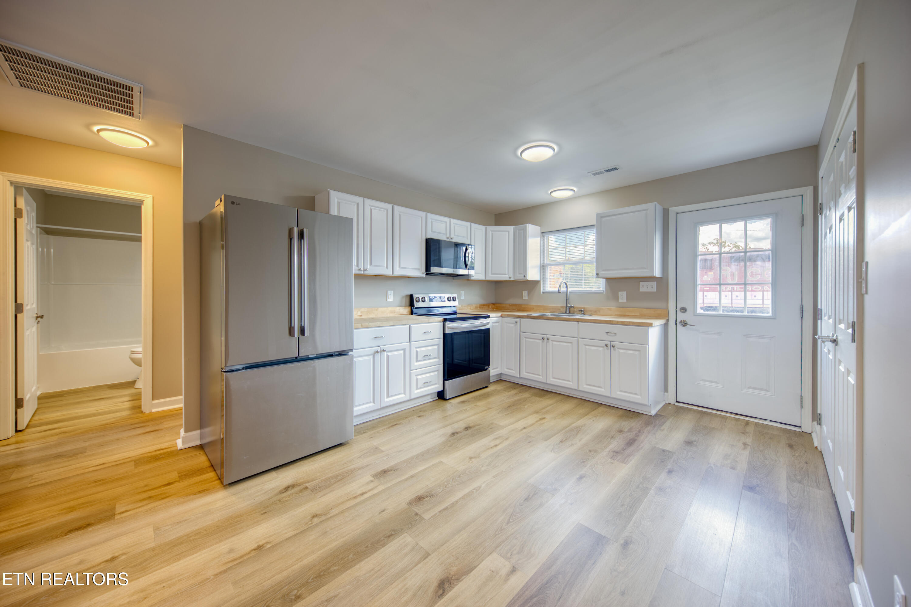 104 E Maire Avenue Clinton TN 37716