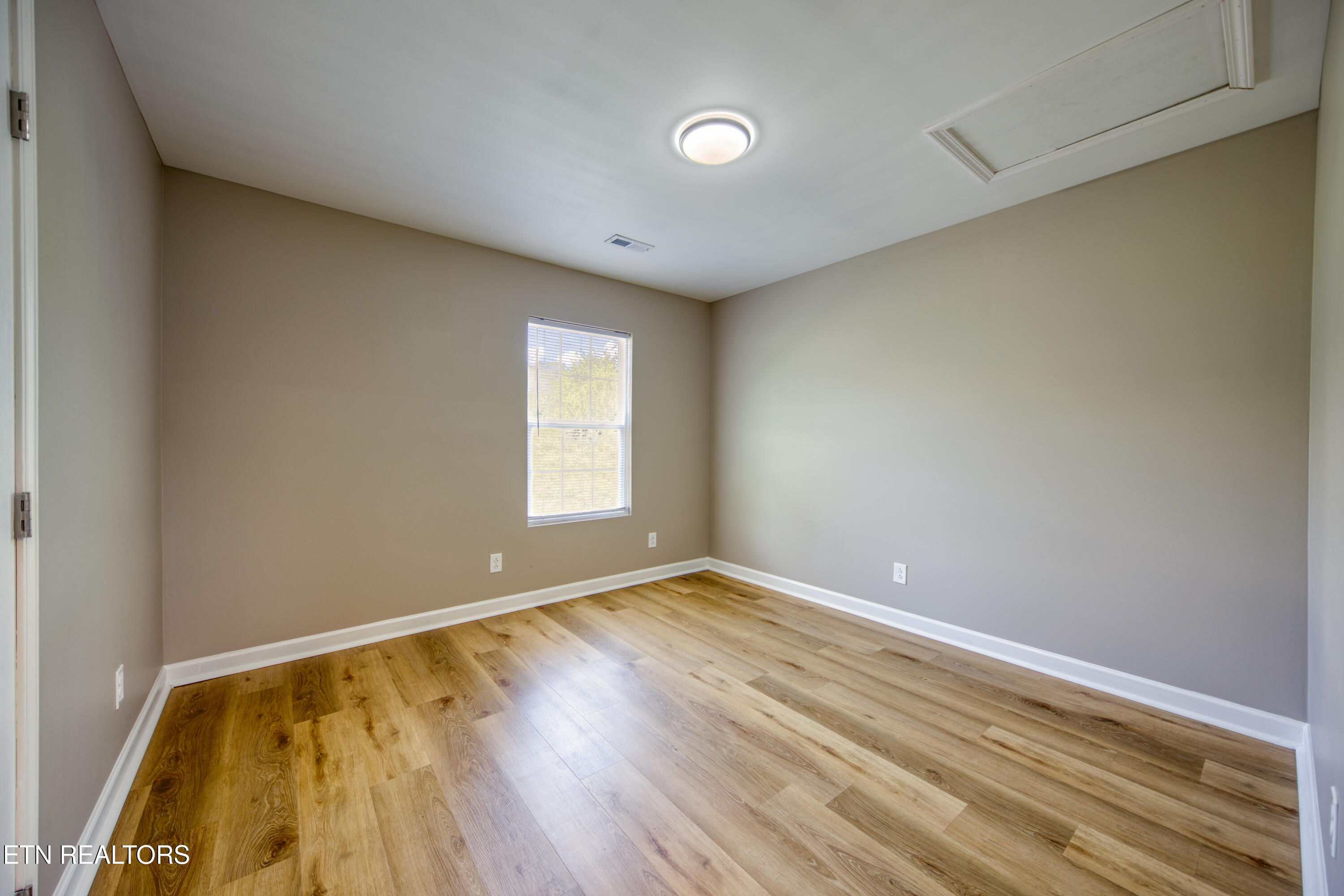 104 E Maire Avenue Clinton TN 37716