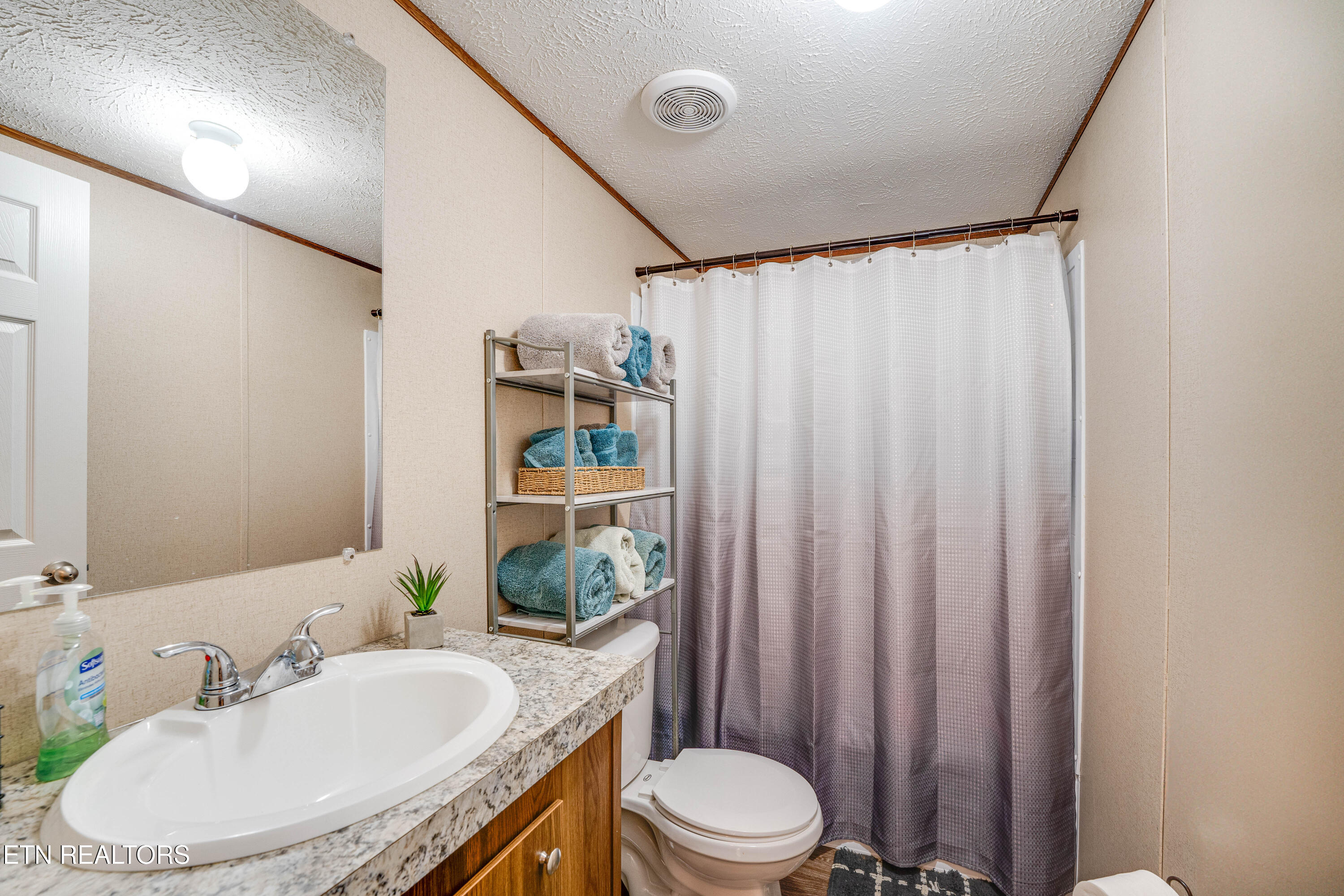 1418 Gulley River Road Harrogate TN 37752