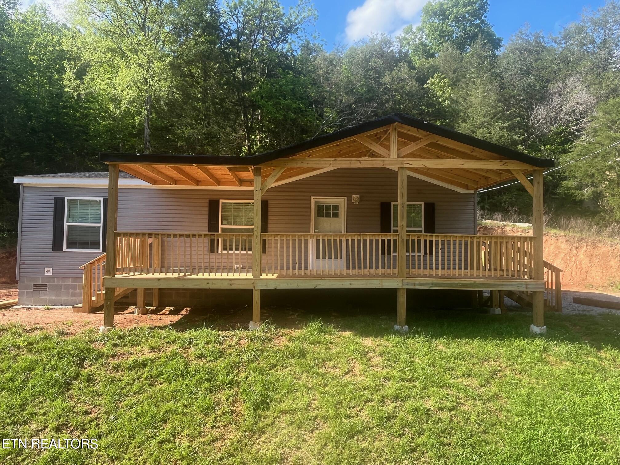 1418 Gulley River Road Harrogate TN 37752