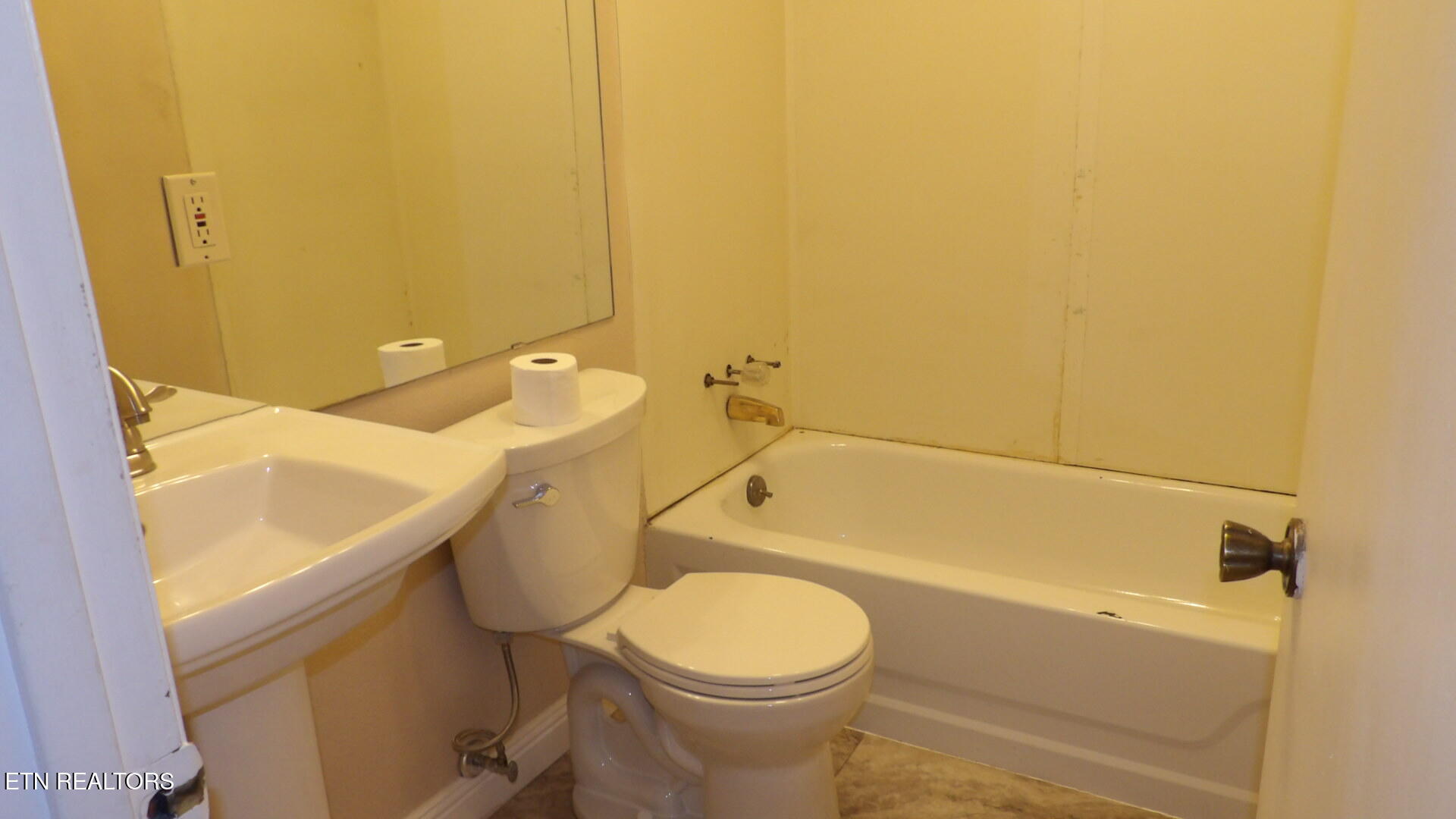 20 Penny Lane Crossville TN 38555