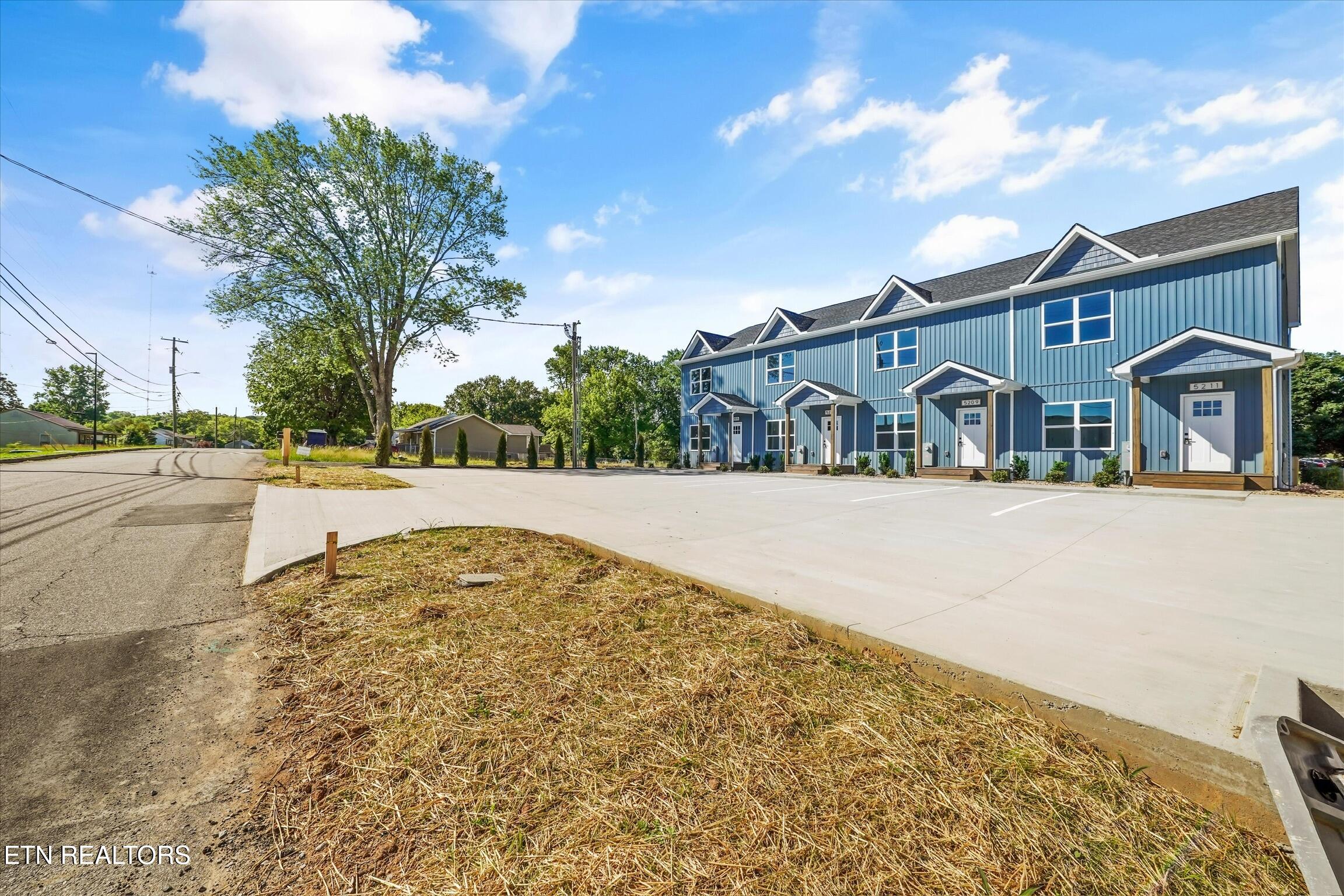 5207 Camelia Road Knoxville TN 37912