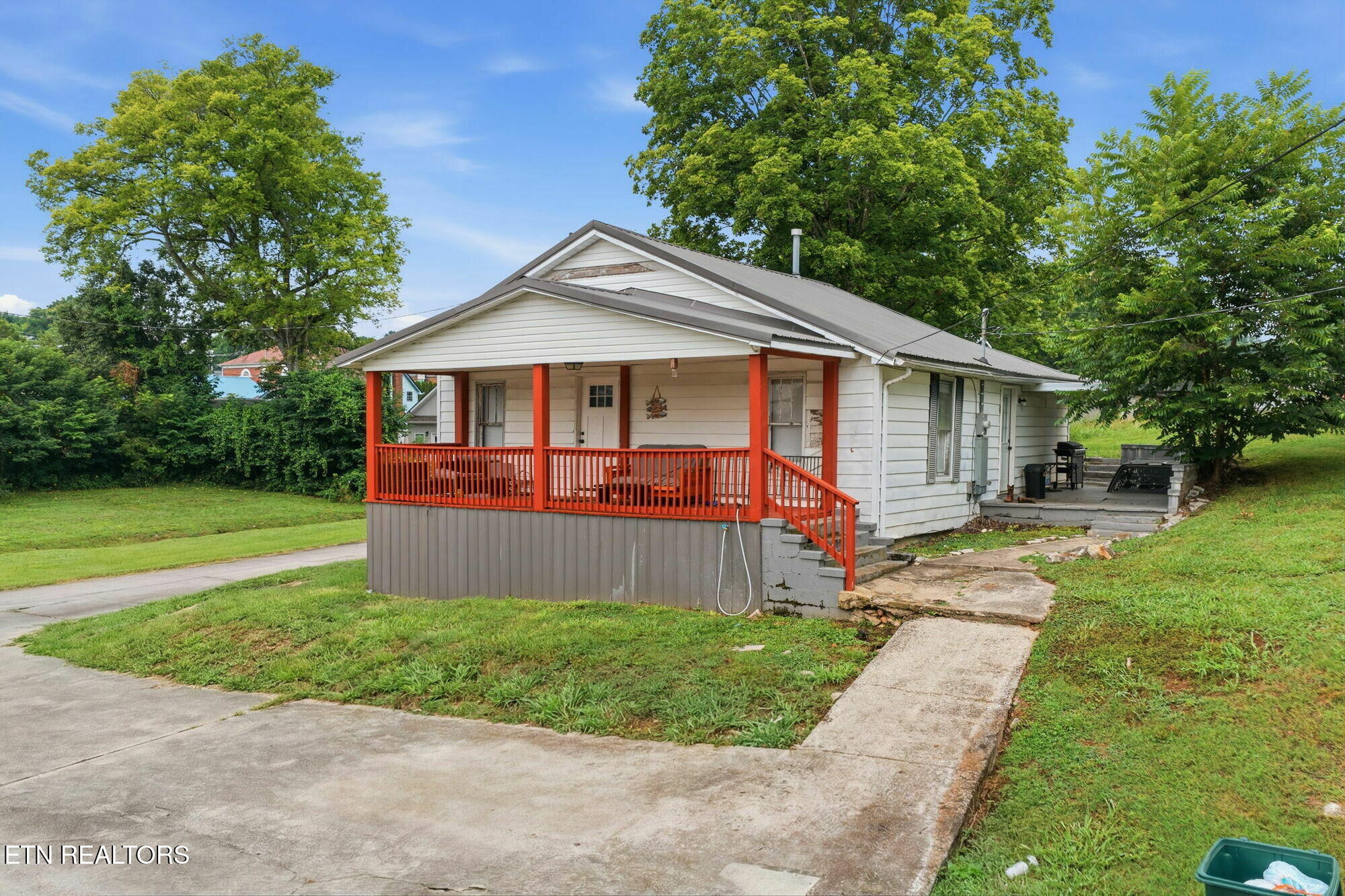 206 Ferry Street Loudon TN 37774