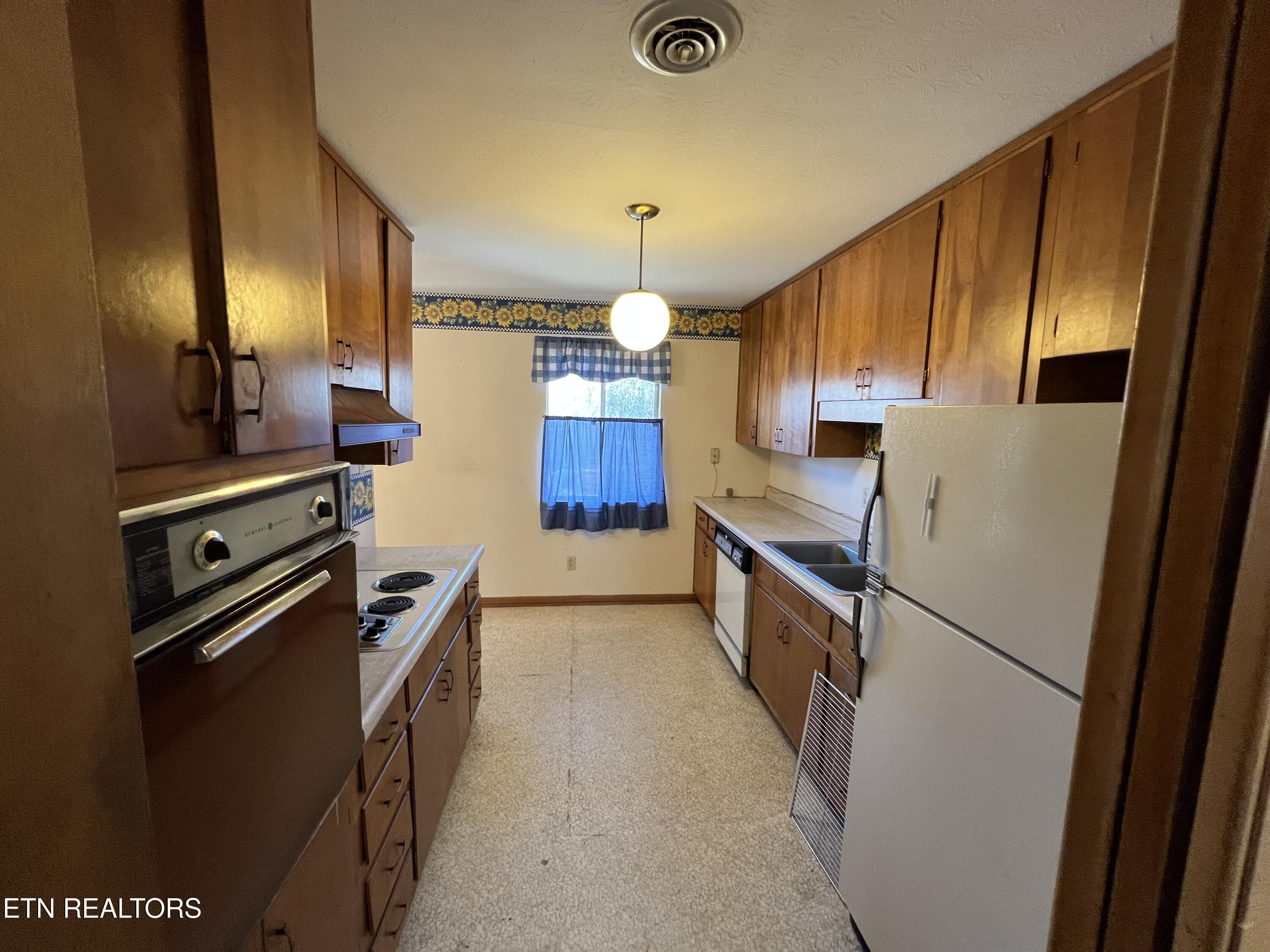 978 Camp Street Wartburg TN 37887
