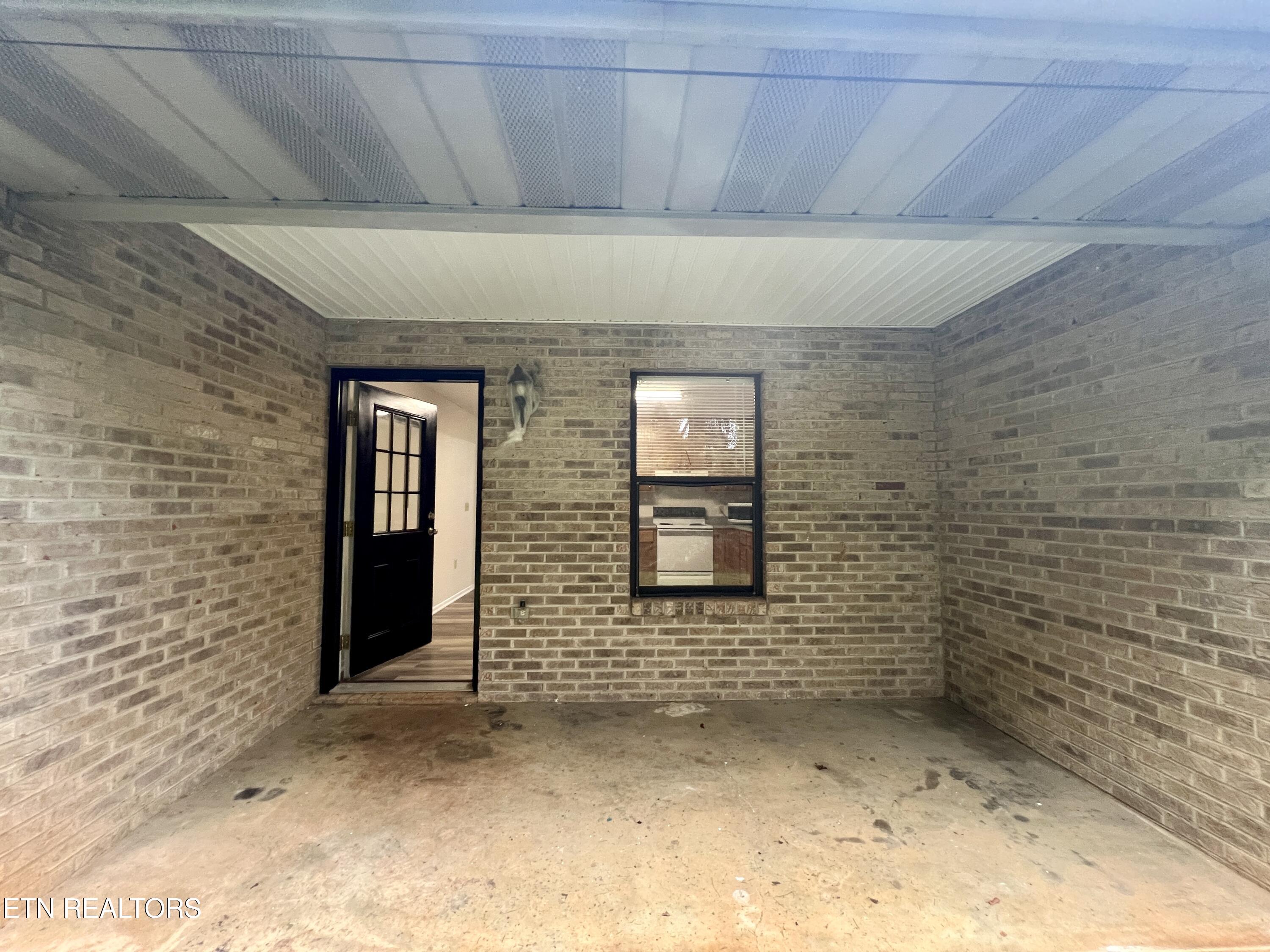 2709 Roberts Road Kodak TN 37764