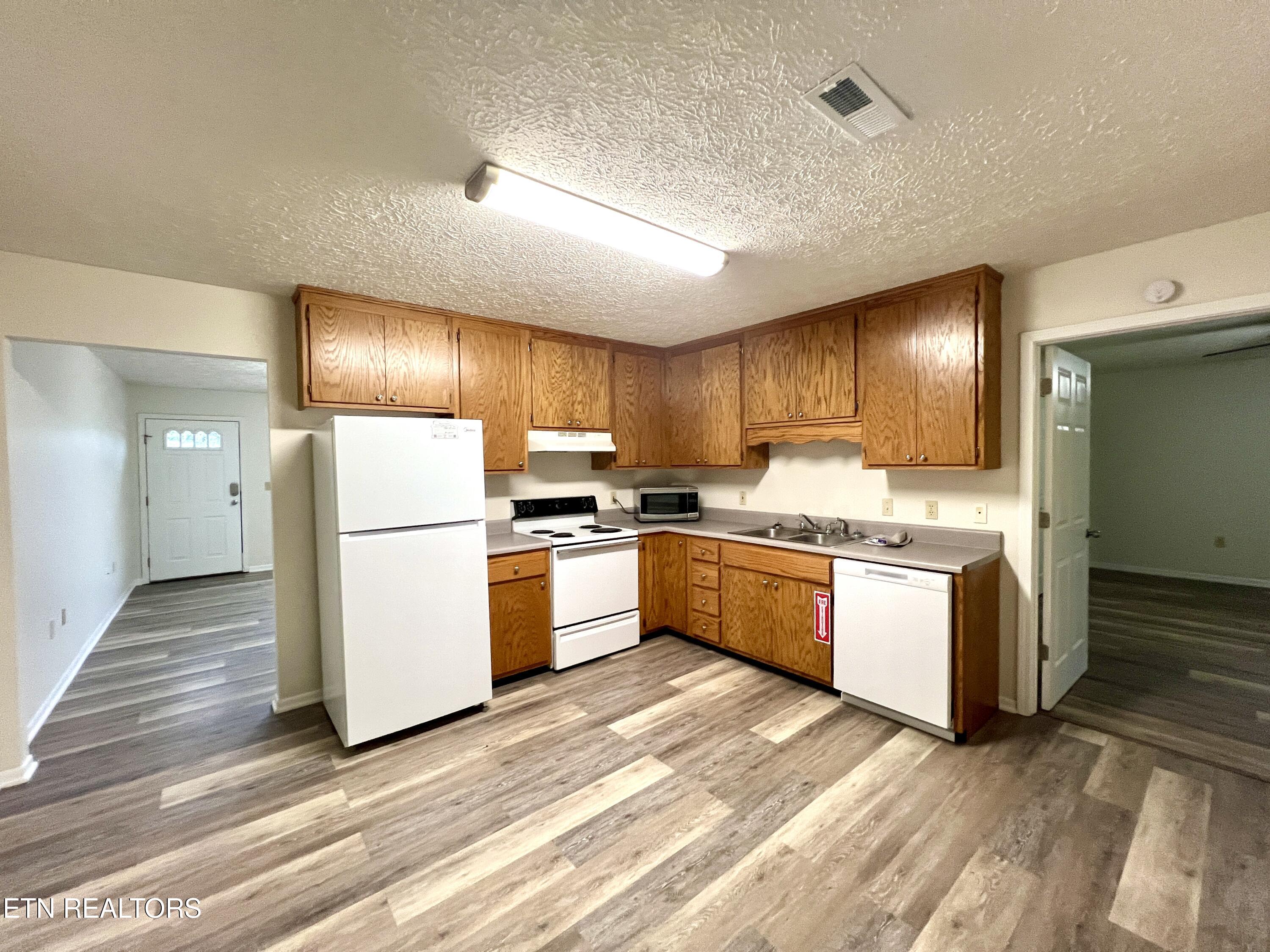 2709 Roberts Road Kodak TN 37764