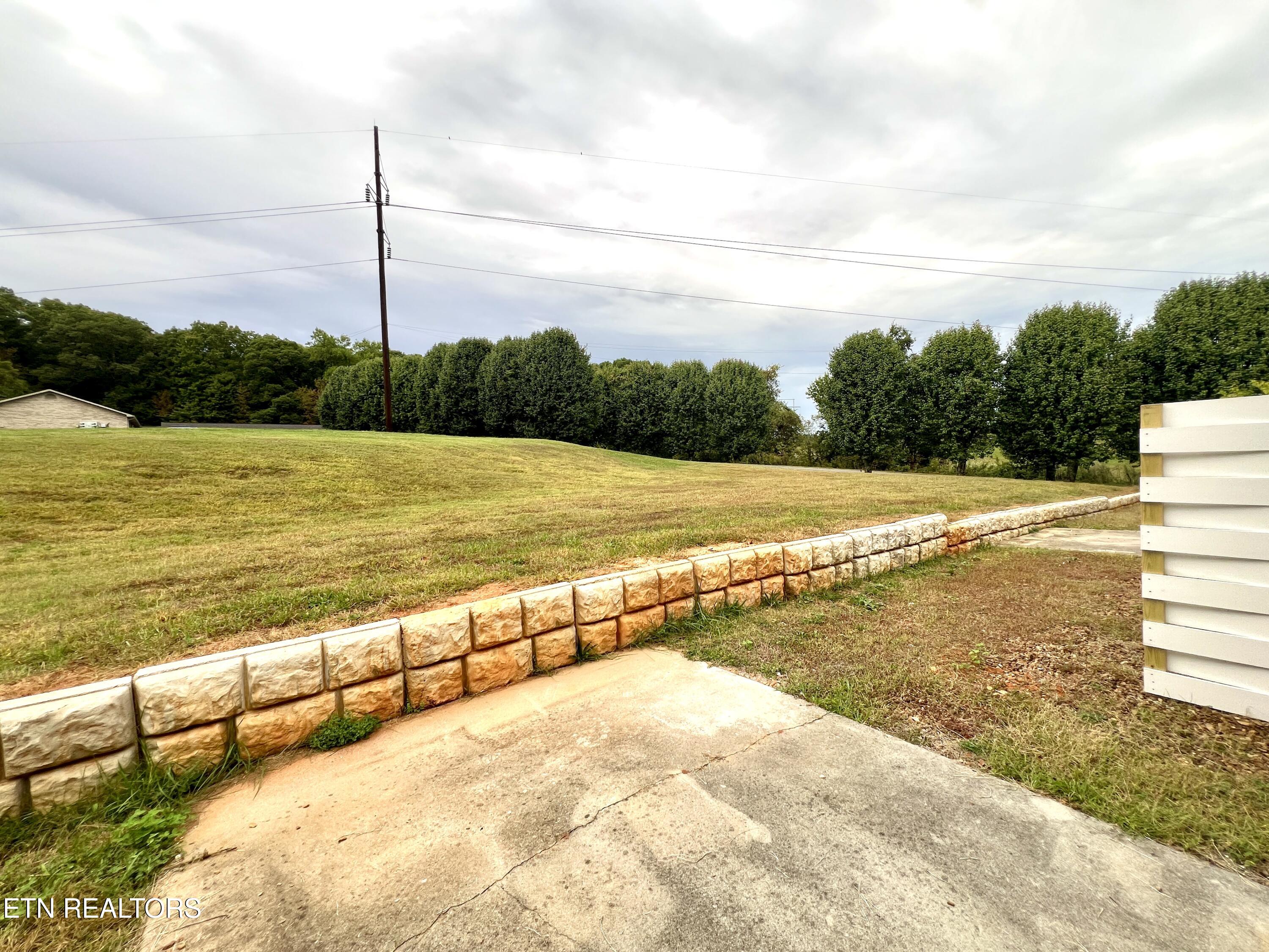 2709 Roberts Road Kodak TN 37764