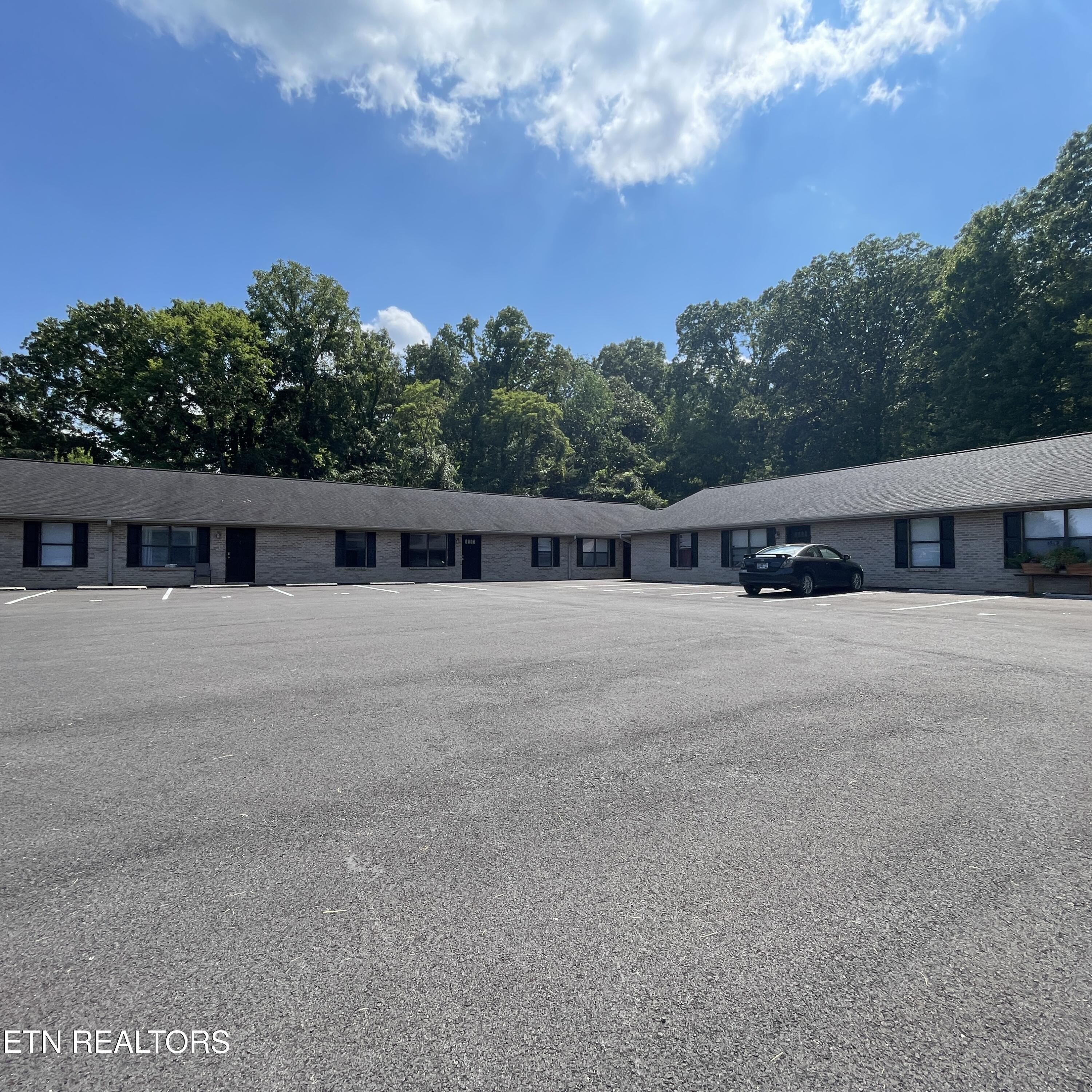 2709 Roberts Road Kodak TN 37764
