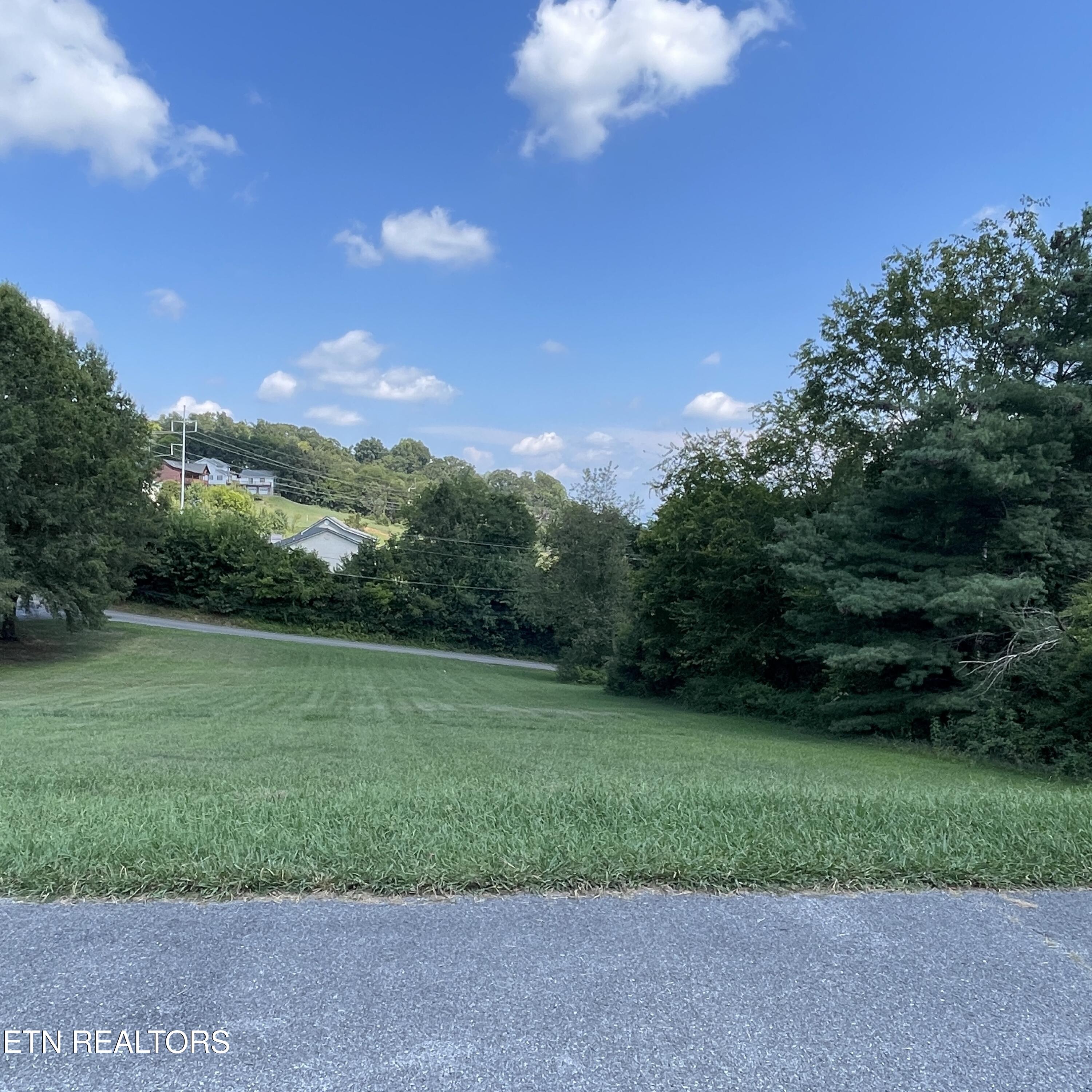 2709 Roberts Road Kodak TN 37764