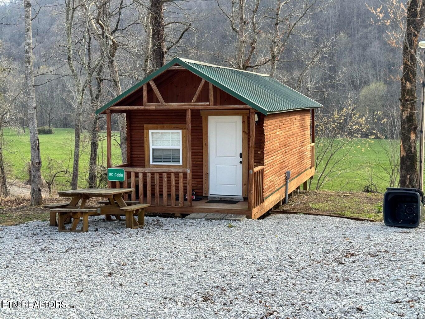 1186 Shea Road Huntsville TN 37756